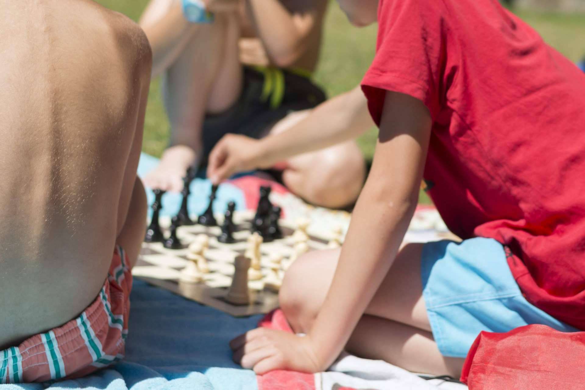 Ventajas que ofrece el campamento de verano en Madrid organizado por Ajedrez Blanco y Negro