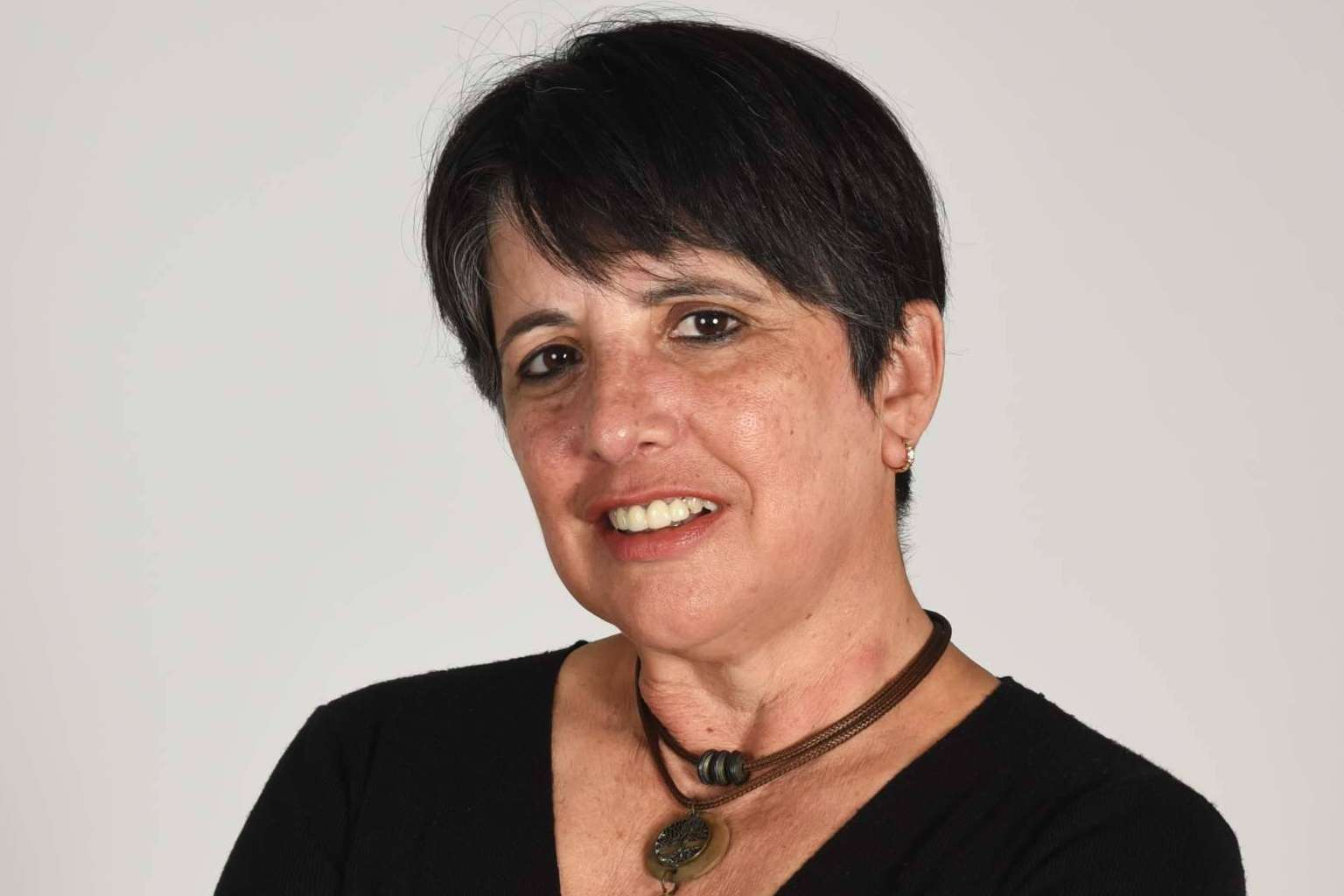 Teneca presenta su nuevo libro, ‘La del claro de luna. Tintziri’