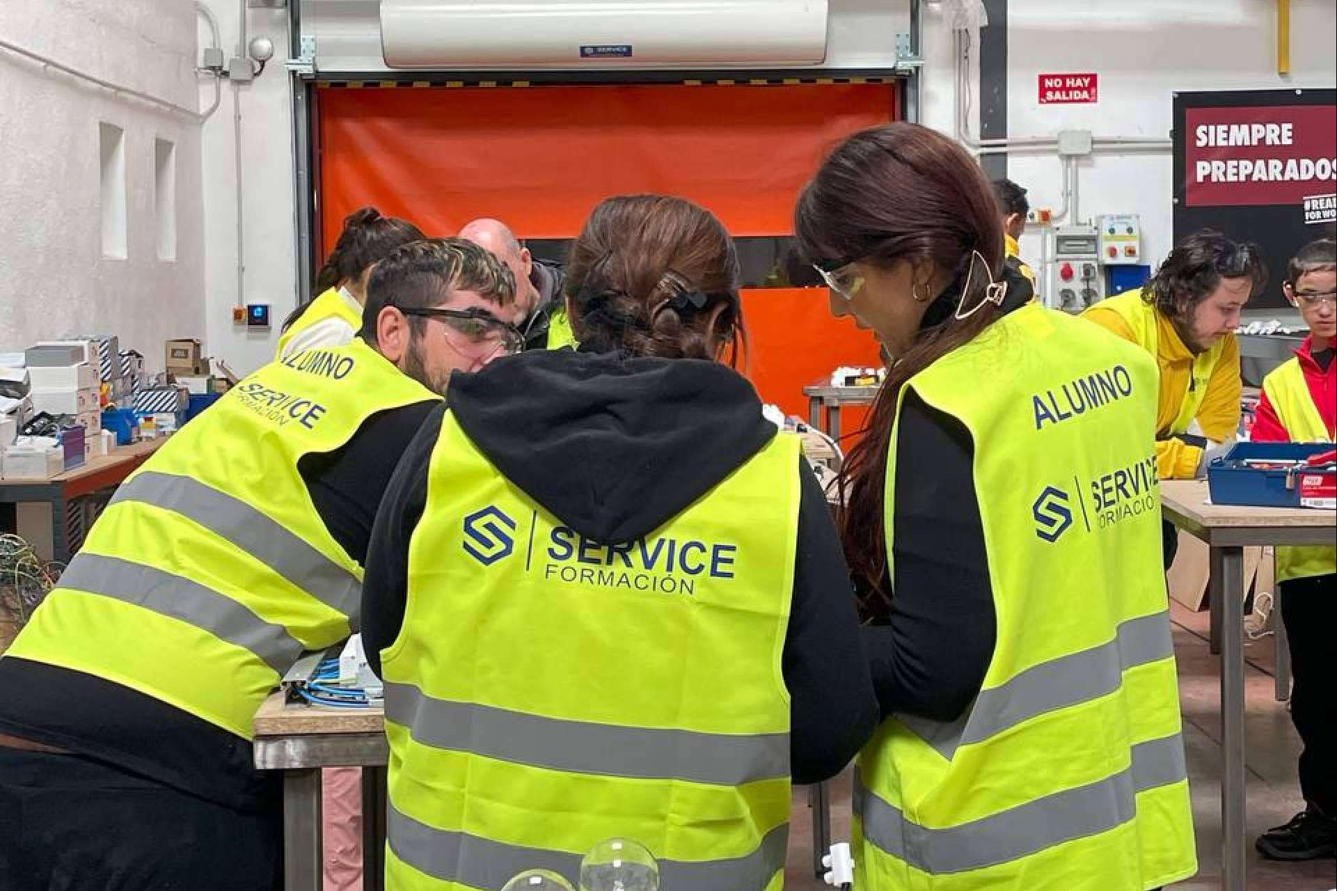 Servicedoor Formación, formación humana y profesional acorde con el mundo académico y laboral