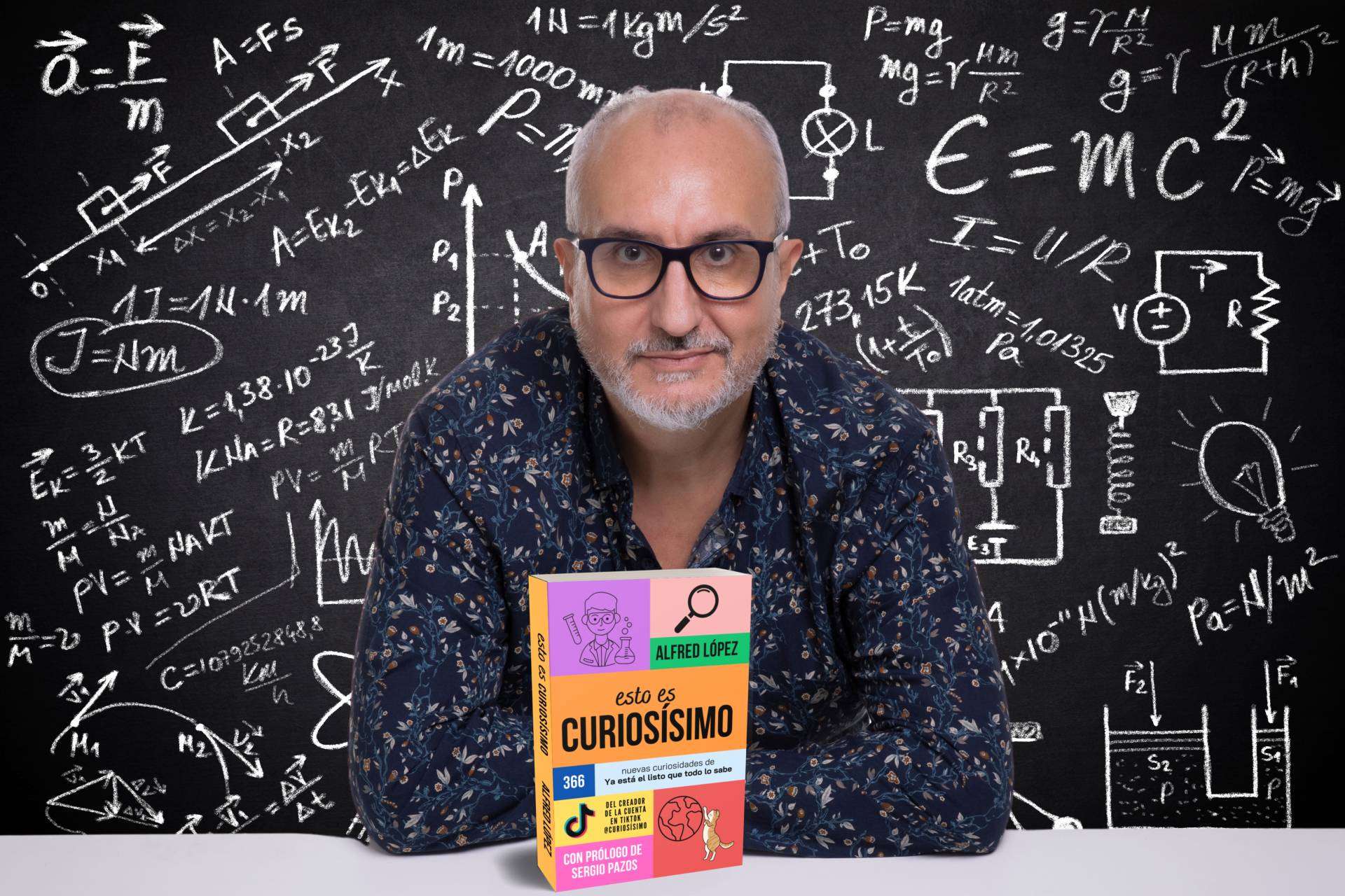 Alfred López presenta su nuevo libro de curiosidades; ‘Esto es CURIOSÍSIMO’