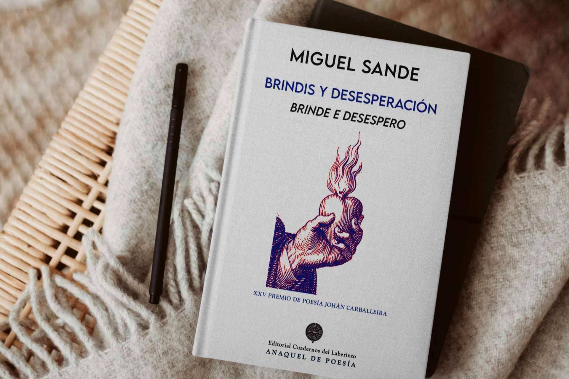 Llega a las librerías la edición bilingüe (castellano/gallego) de ‘Brindis y desesperación’, del poeta Miguel Sande