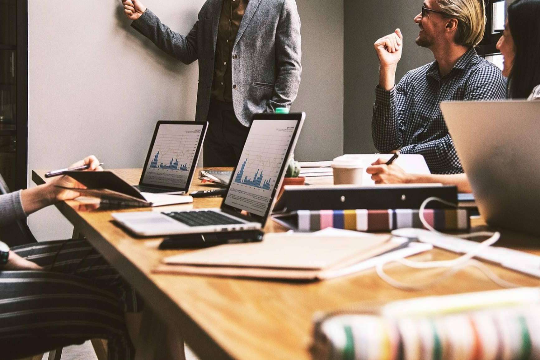 Servicios de diseño gráfico y marketing con los especialistas de Ernest Carballido