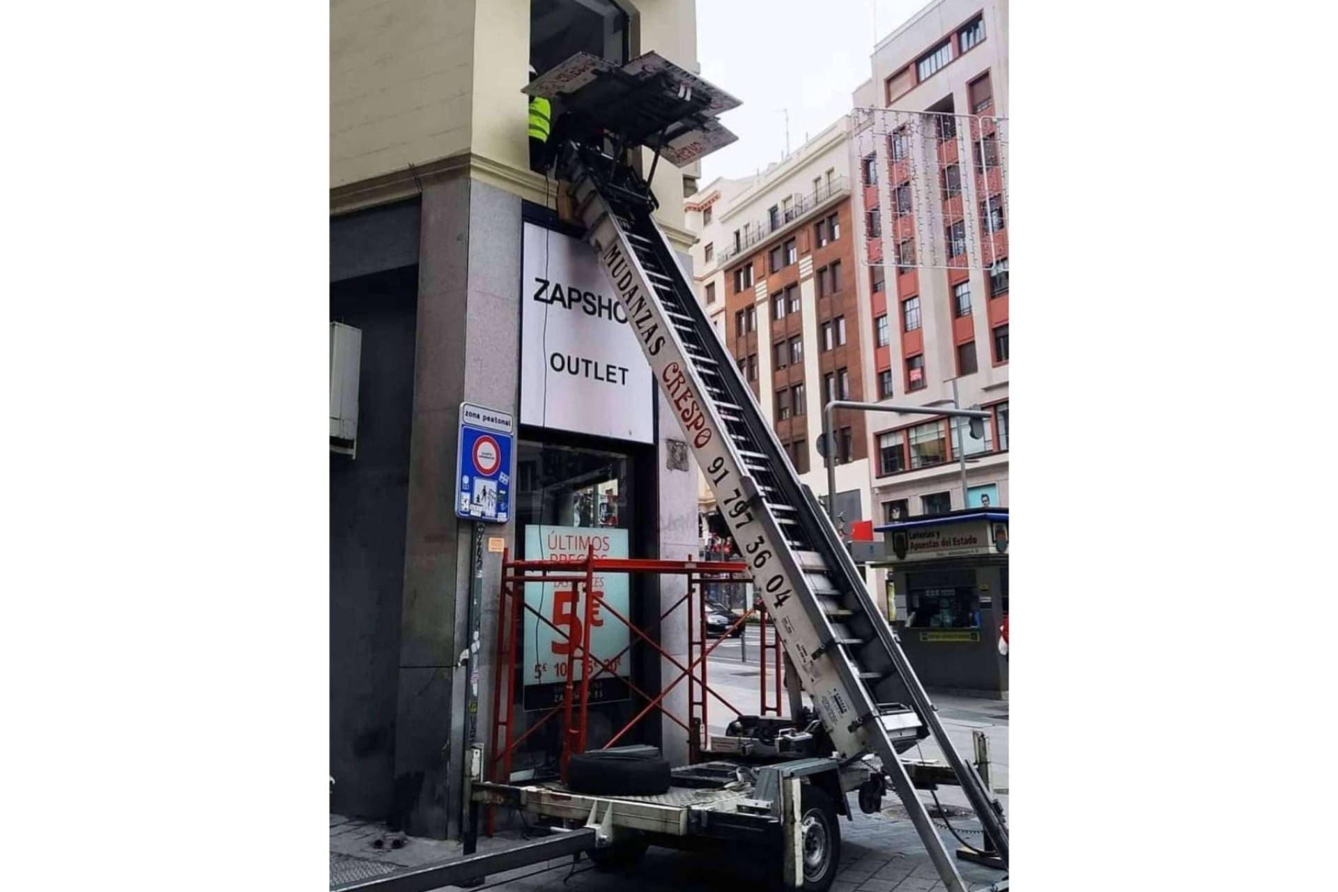 Mudanzas Crespo combina tecnología y máxima seguridad en su servicio de alquiler de grúa elevadora para mudanzas