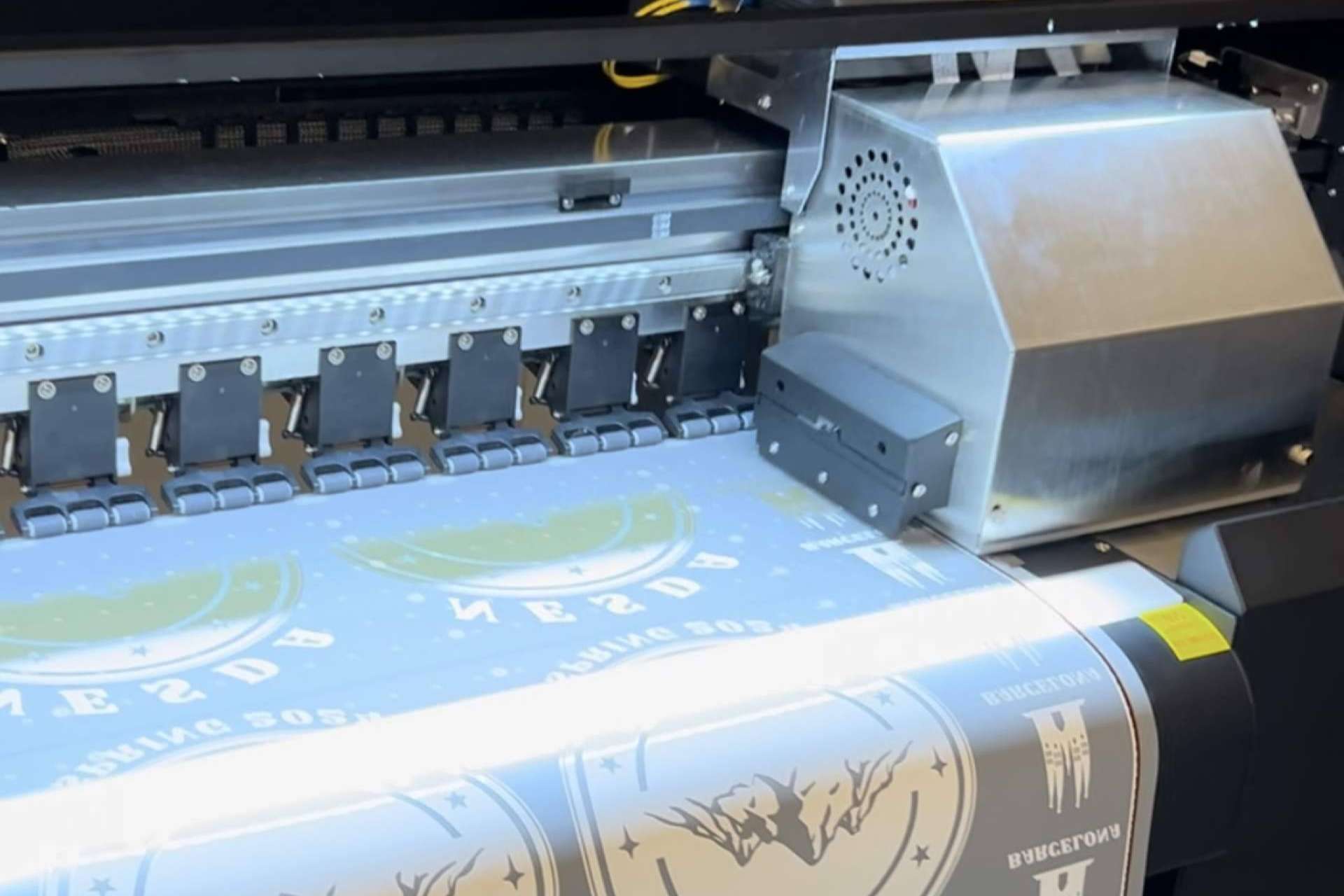 La firma SrFlayer, especialista en impresión, habla sobre el uso del DTF en el personalizado textil