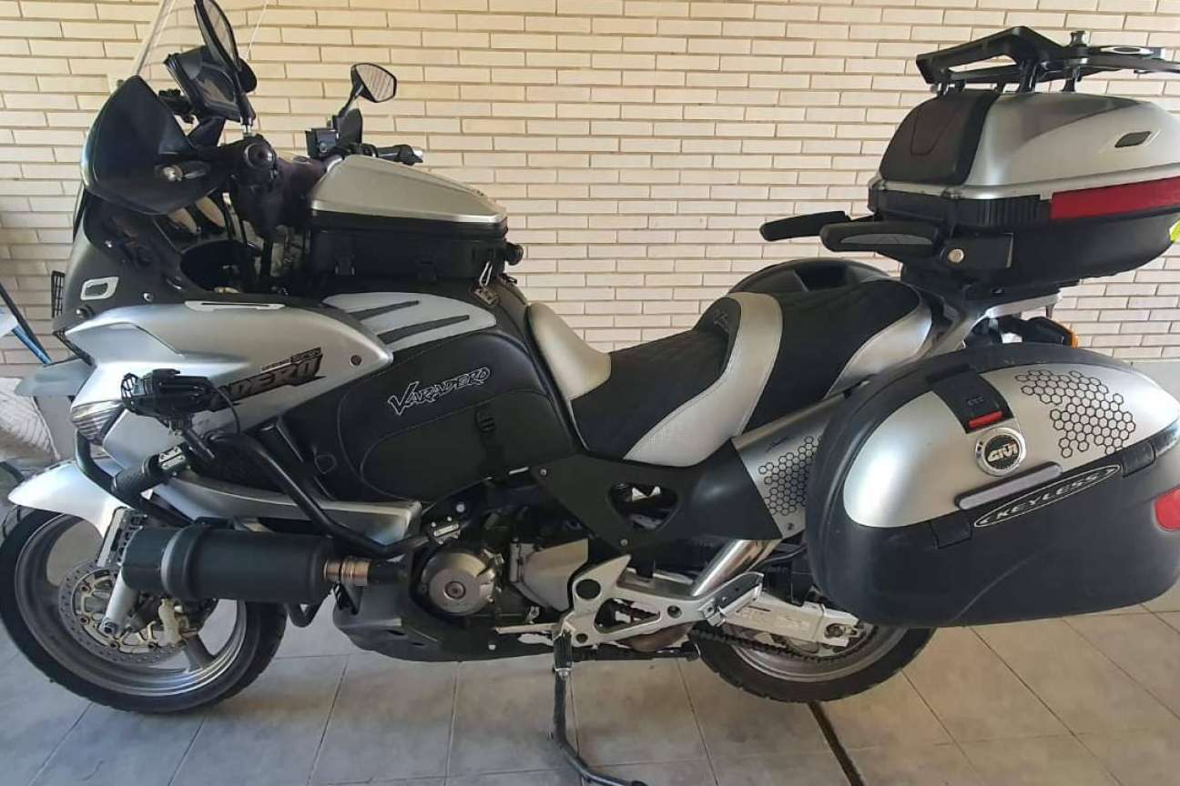 Confort y seguridad equipada con los asientos de moto de JM Fundas