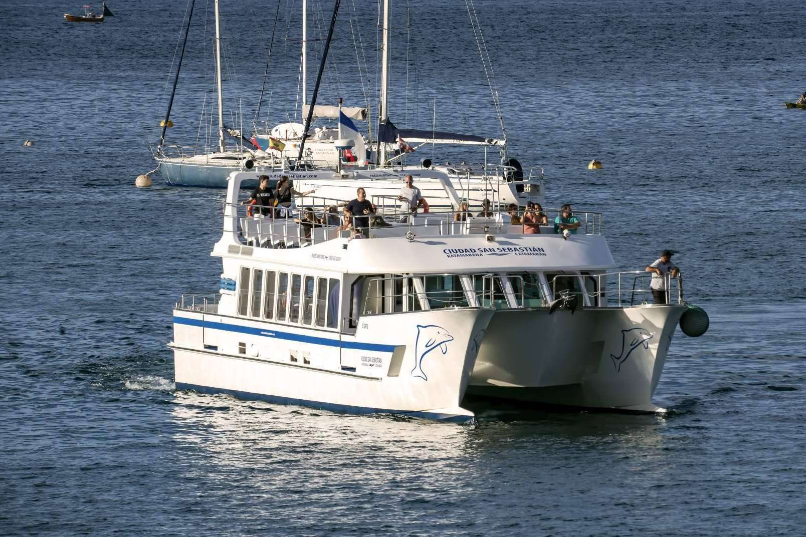 Conocer la costa de San Sebastián desde otro punto de vista, a bordo del Catamaran Ciudad San Sebastián
