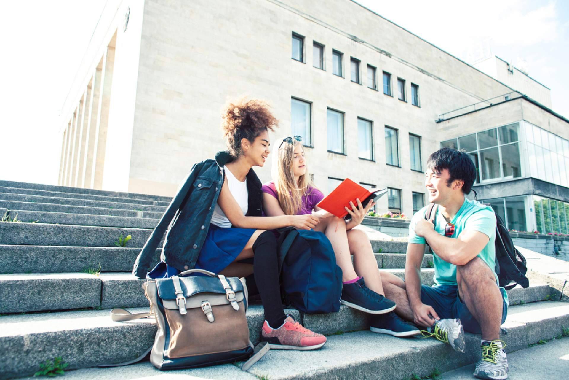 Agilidad en la legalización de títulos universitarios y estudios propios con el respaldo de Legaliza tu Título