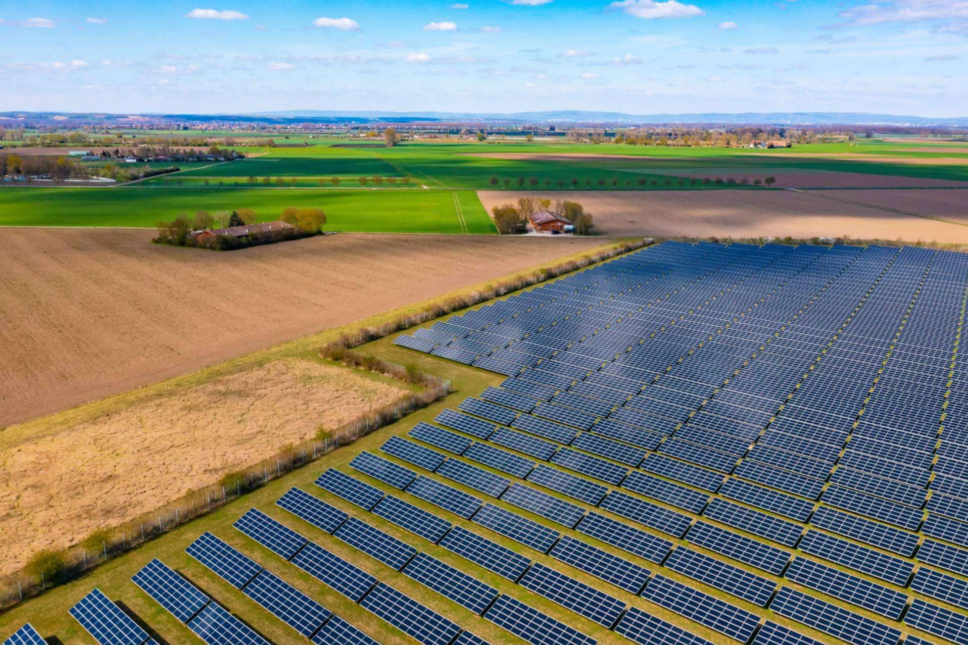 La solar fotovoltaica lidera en mayo el ‘mix’ eléctrico por primera vez en la historia, con el 23,8%