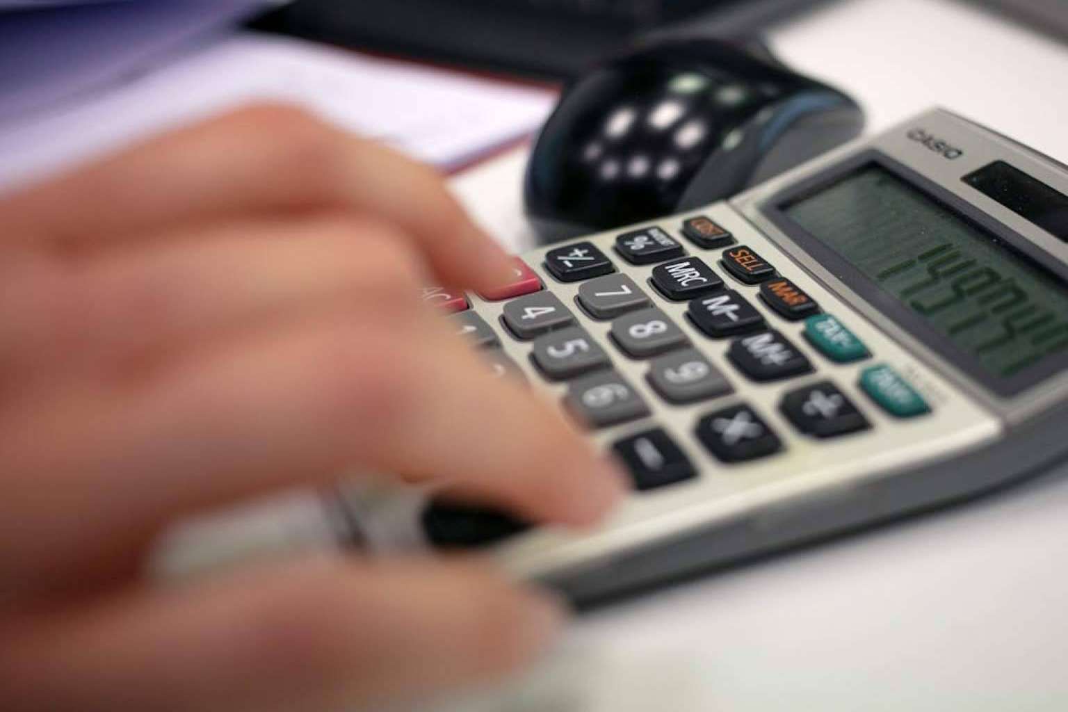 Bruselas propone recargos de hasta 150 euros a los deudores que paguen tarde las facturas