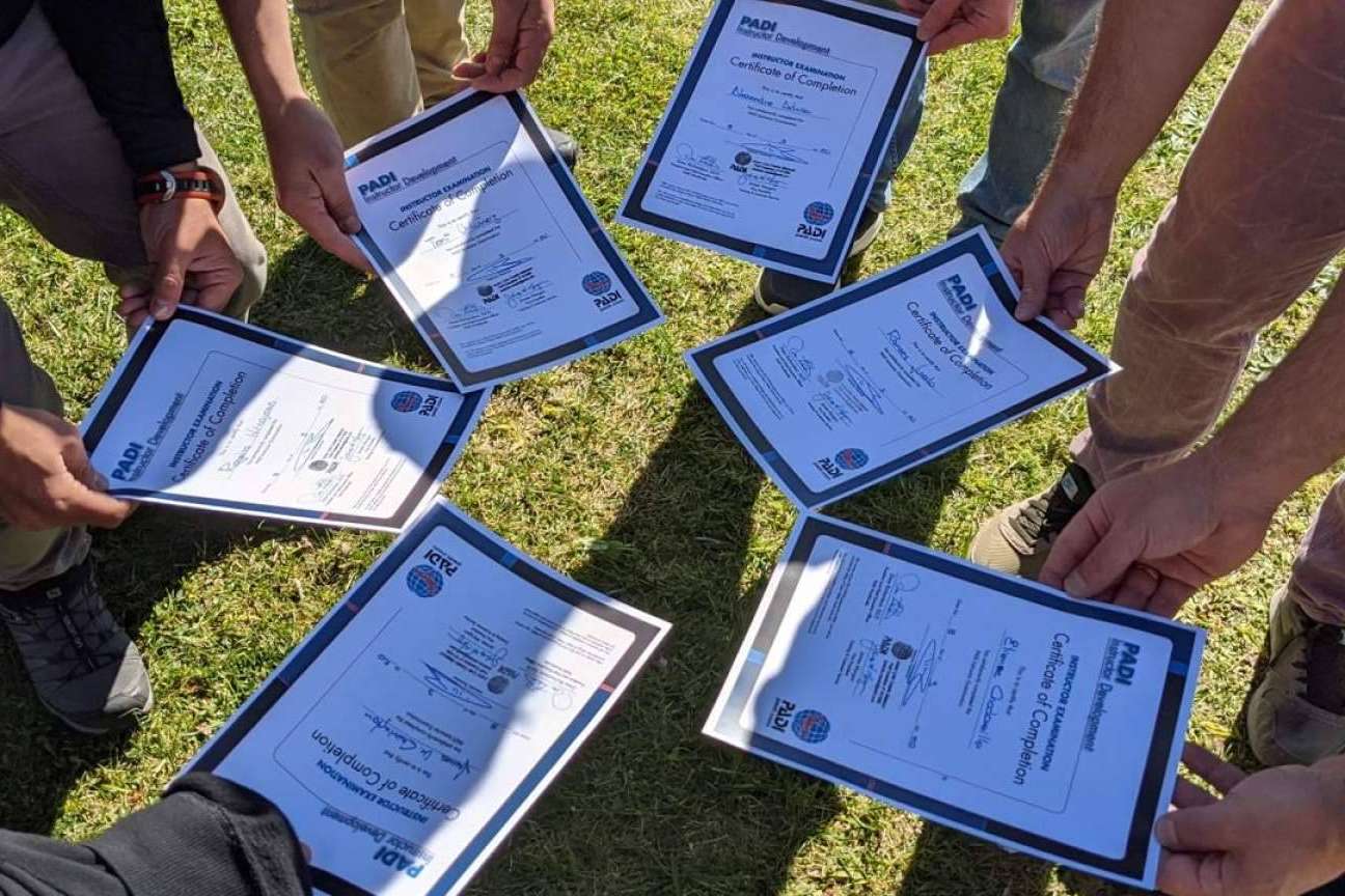 Transformar una pasión en profesión, con el curso de instructor de buceo PADI de Miguel Coll