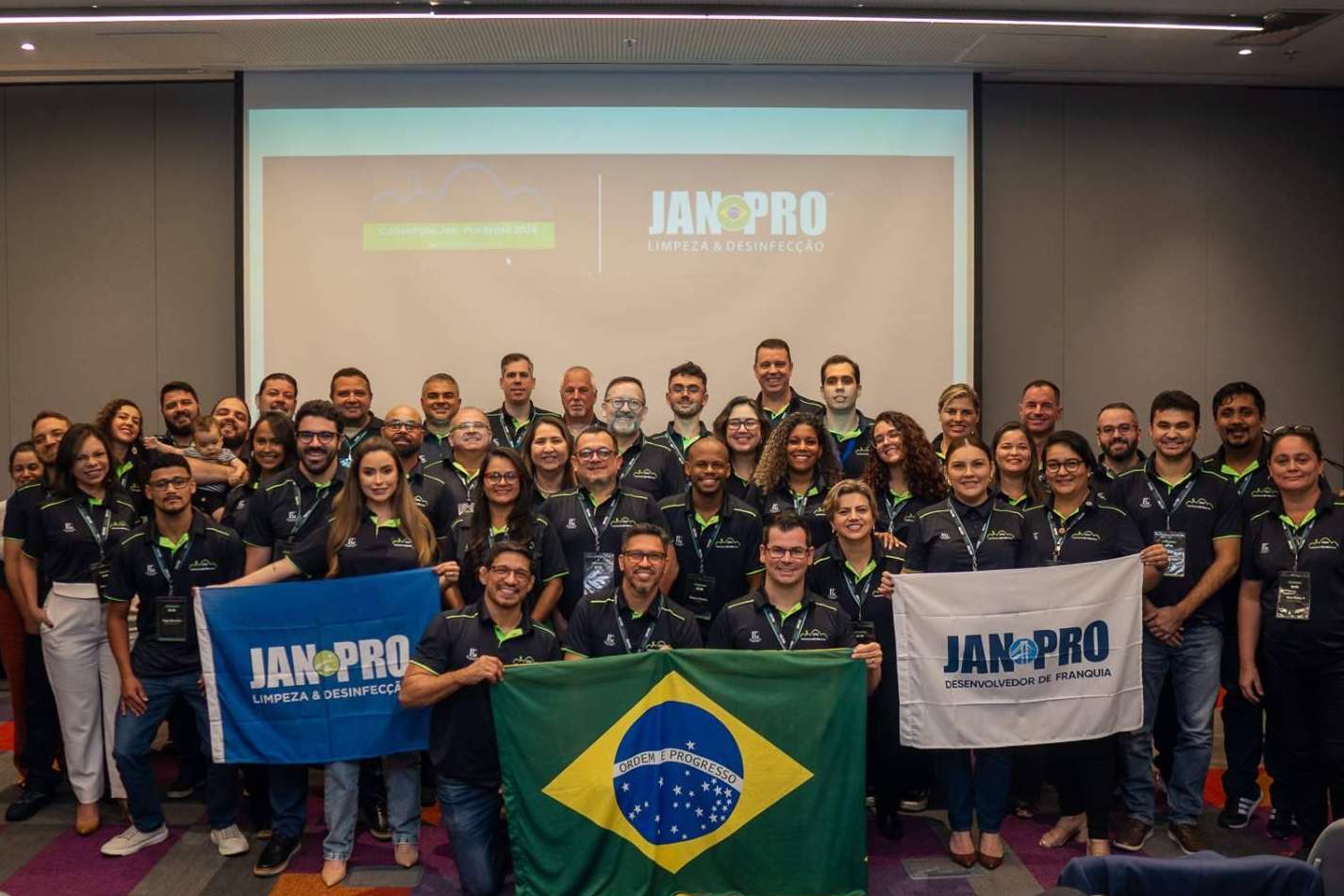 Oportunidade de Ouro; Jan-Pro Brasil Busca Master Franqueados para Expansão no Nordeste