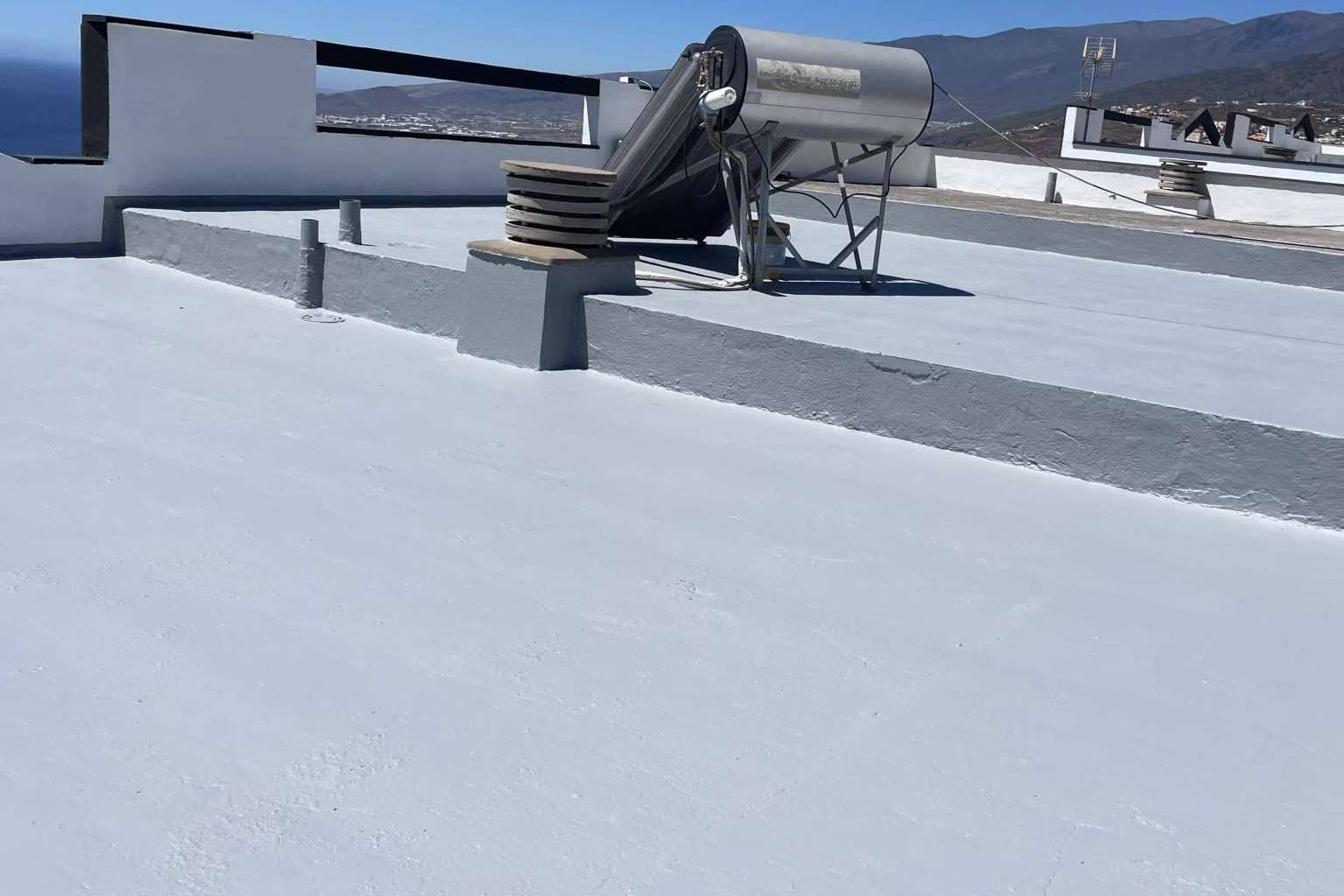 Para-Aguas Canarias ofrece un servicio de impermeabilizacion de azoteas con garantía