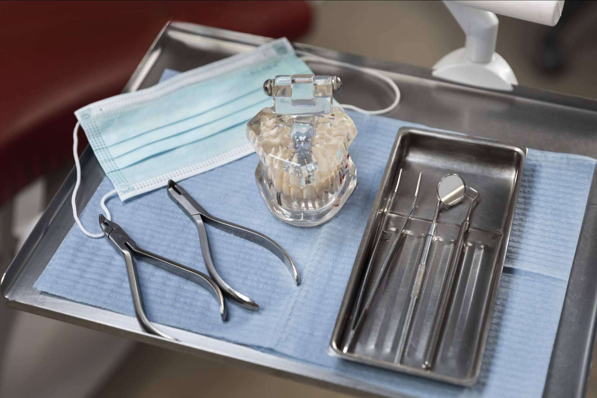 ¿Es posible realizar implantes dentales con poco hueso? La Clínica Maxilofacial Calvo de Mora tiene la respuesta