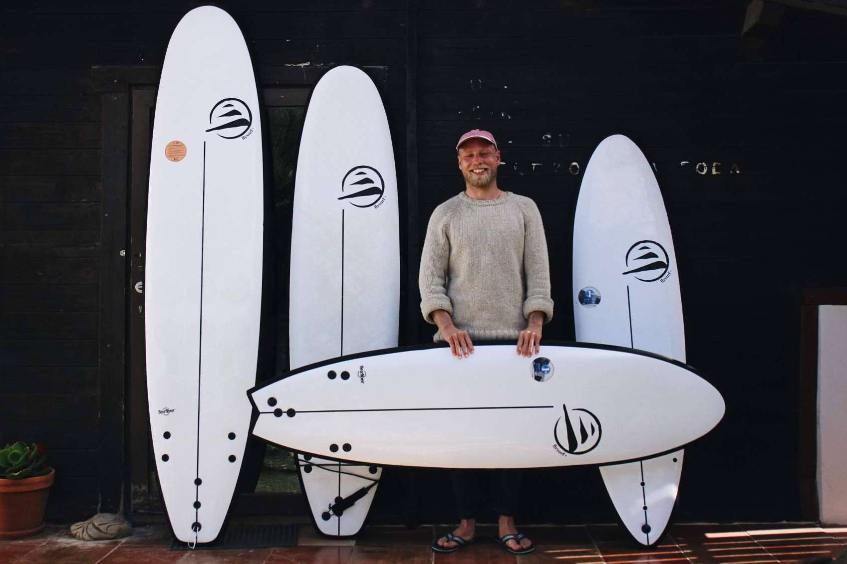 Mejorar el nivel de surf es más sencillo con la tabla de surf evolutiva de Flysurf
