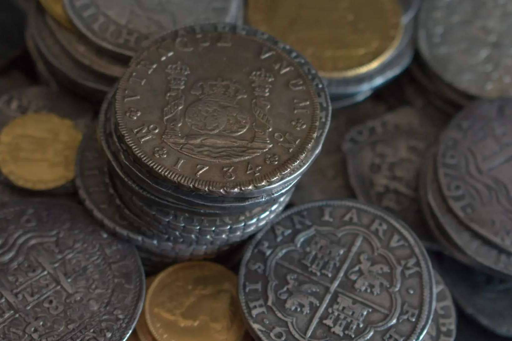8 Reales abre la puerta al mundo de la prefilatelia y la numismática online