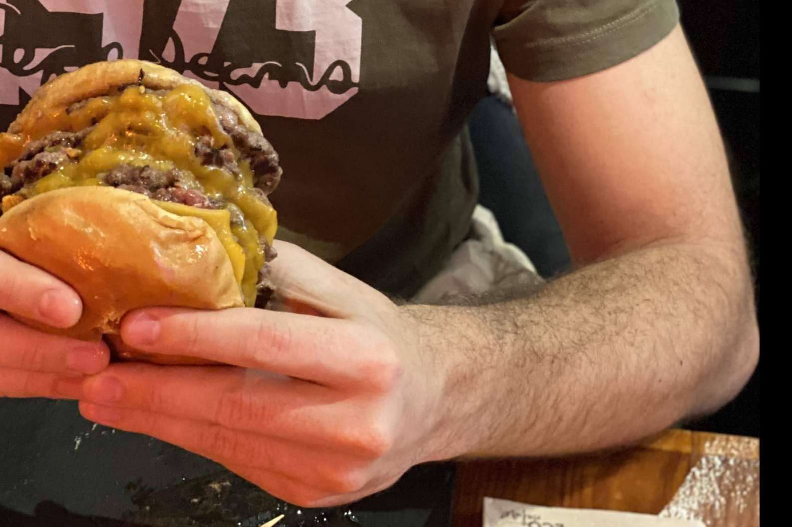 New York Crush ofrece hamburguesas artesanales con carne madurada natural en Understreet Market, La Latina