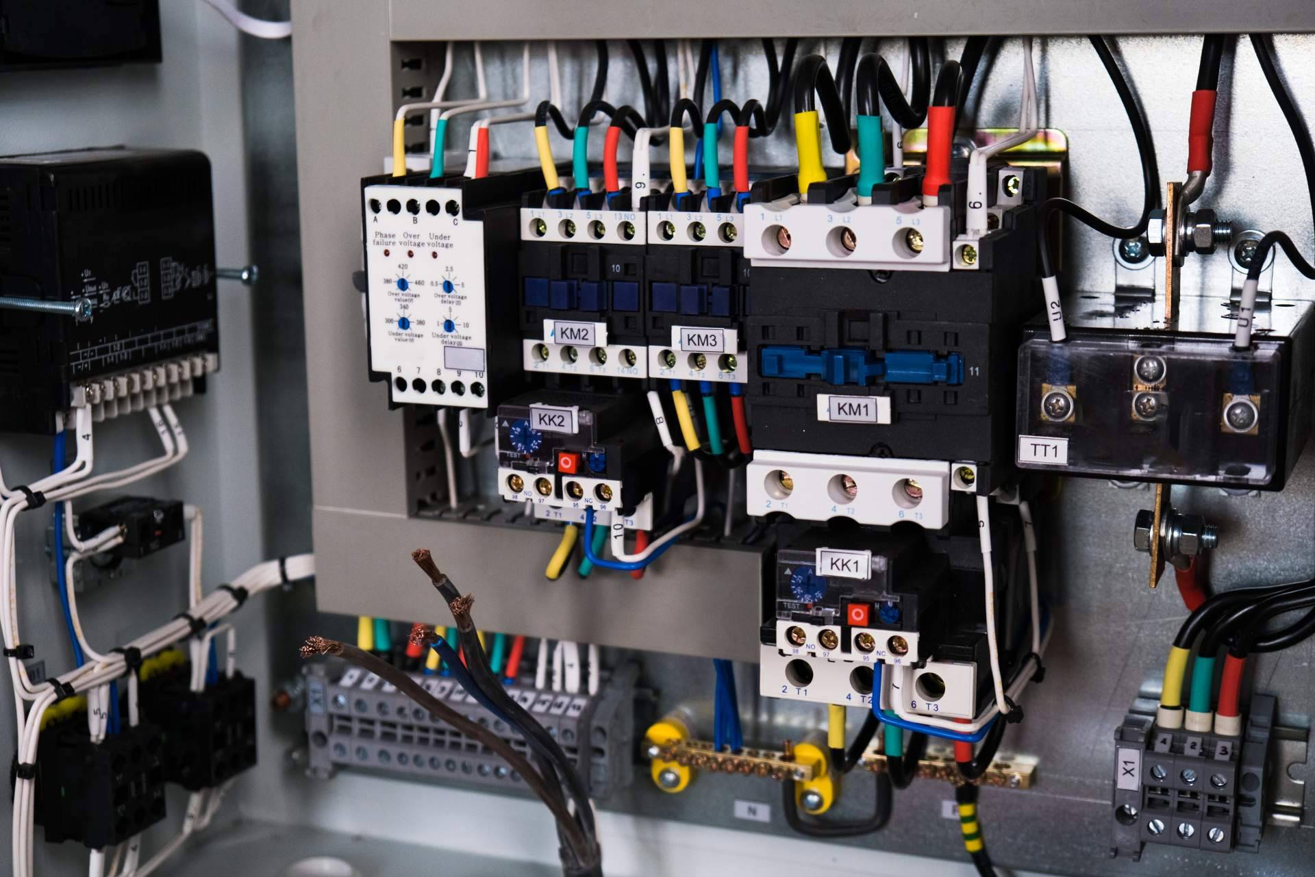 Bornas Weidmuller disponibles en el stock de Cadenza Electric