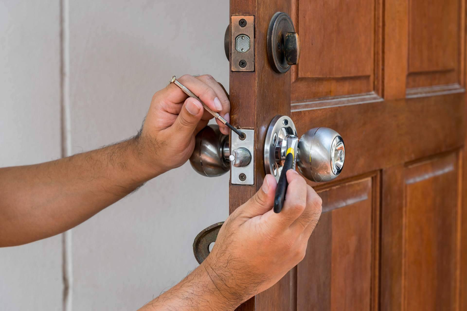 Servicios de cerrajería para cuando el propietario se ha quedado fuera de casa o ha perdido las llaves