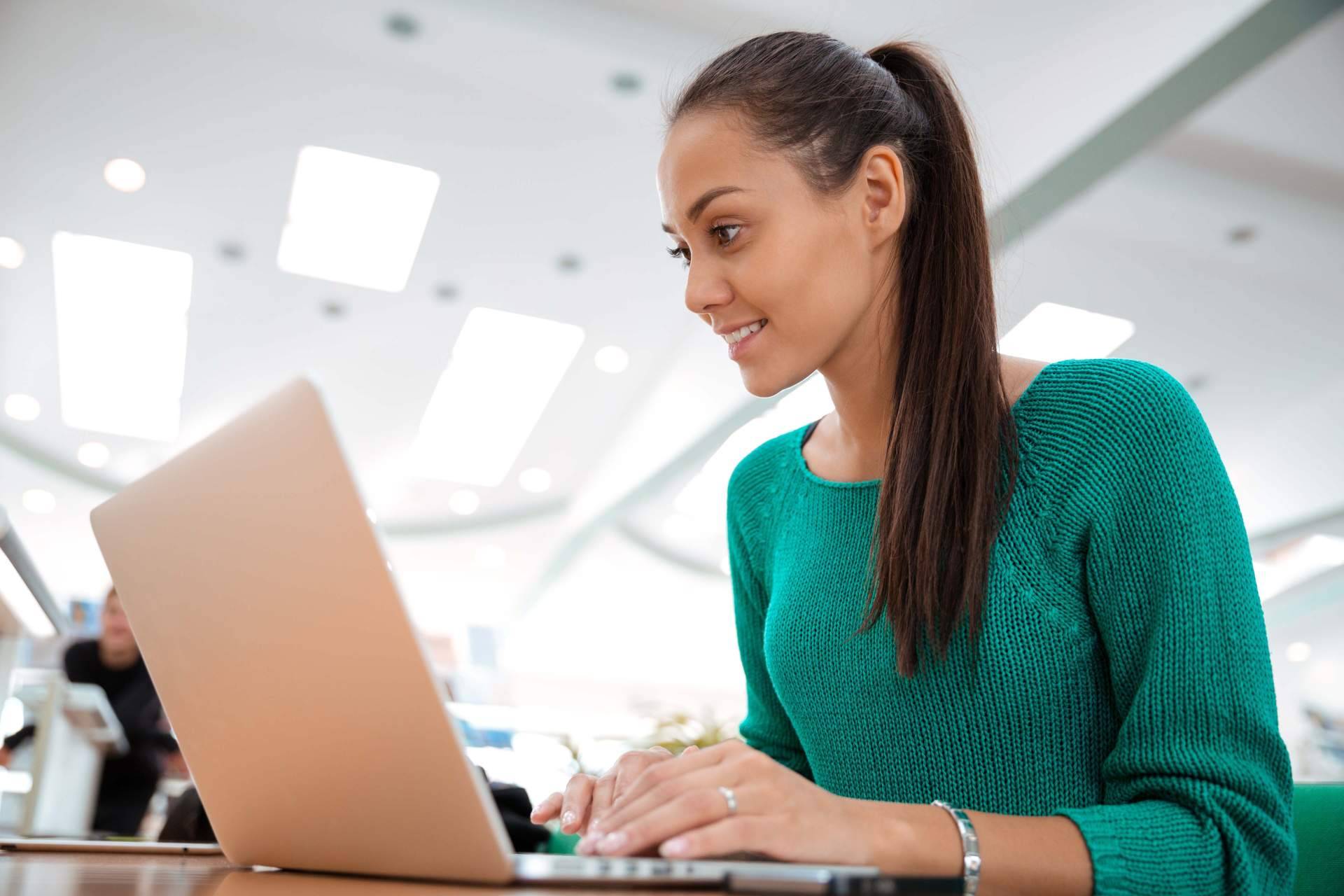 Estudiar en ENEB es fácil y flexible con su metodología de estudio a distancia