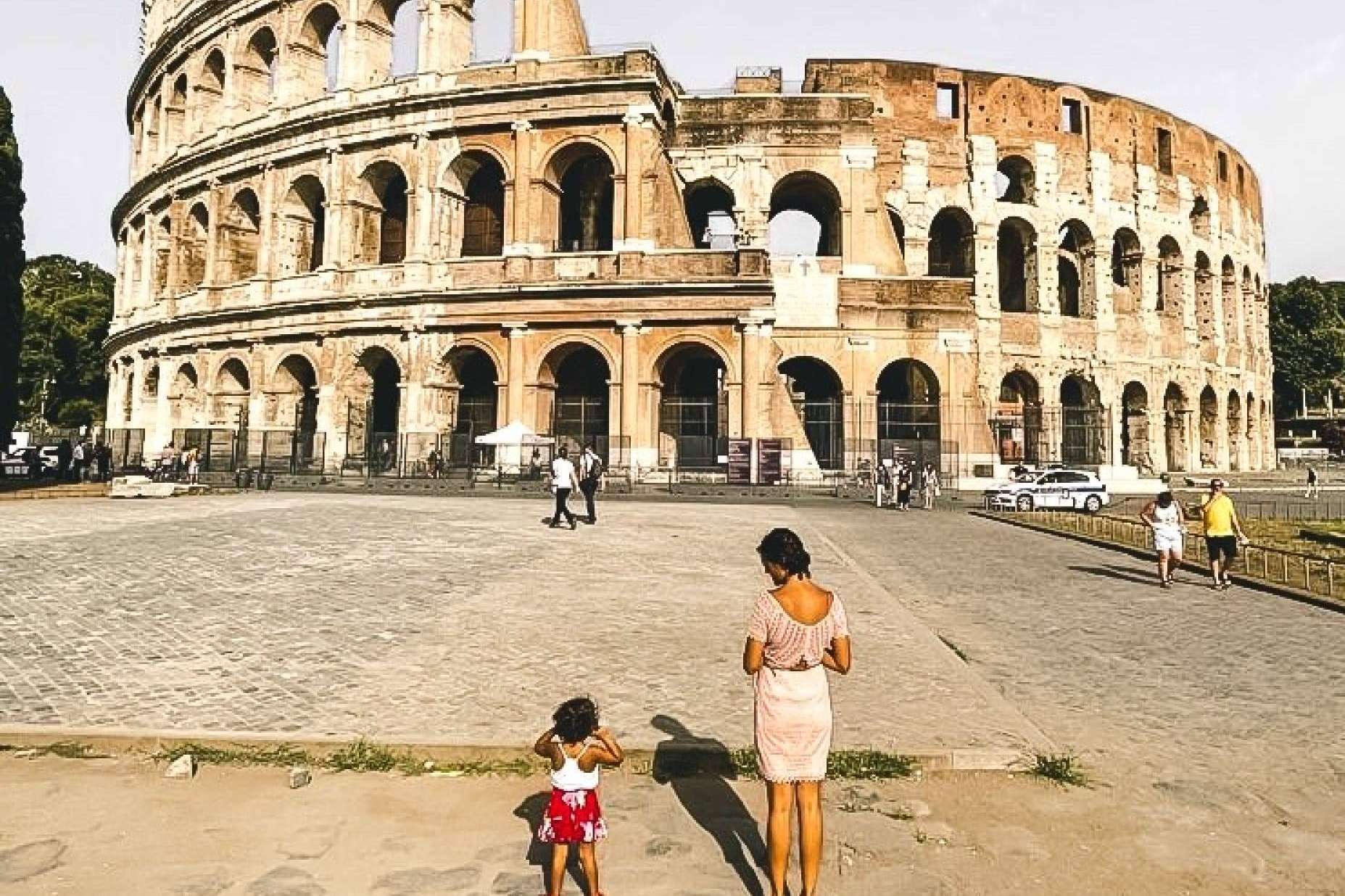 Una mejor manera de ejercer la maternidad, donde los viajes son protagonistas