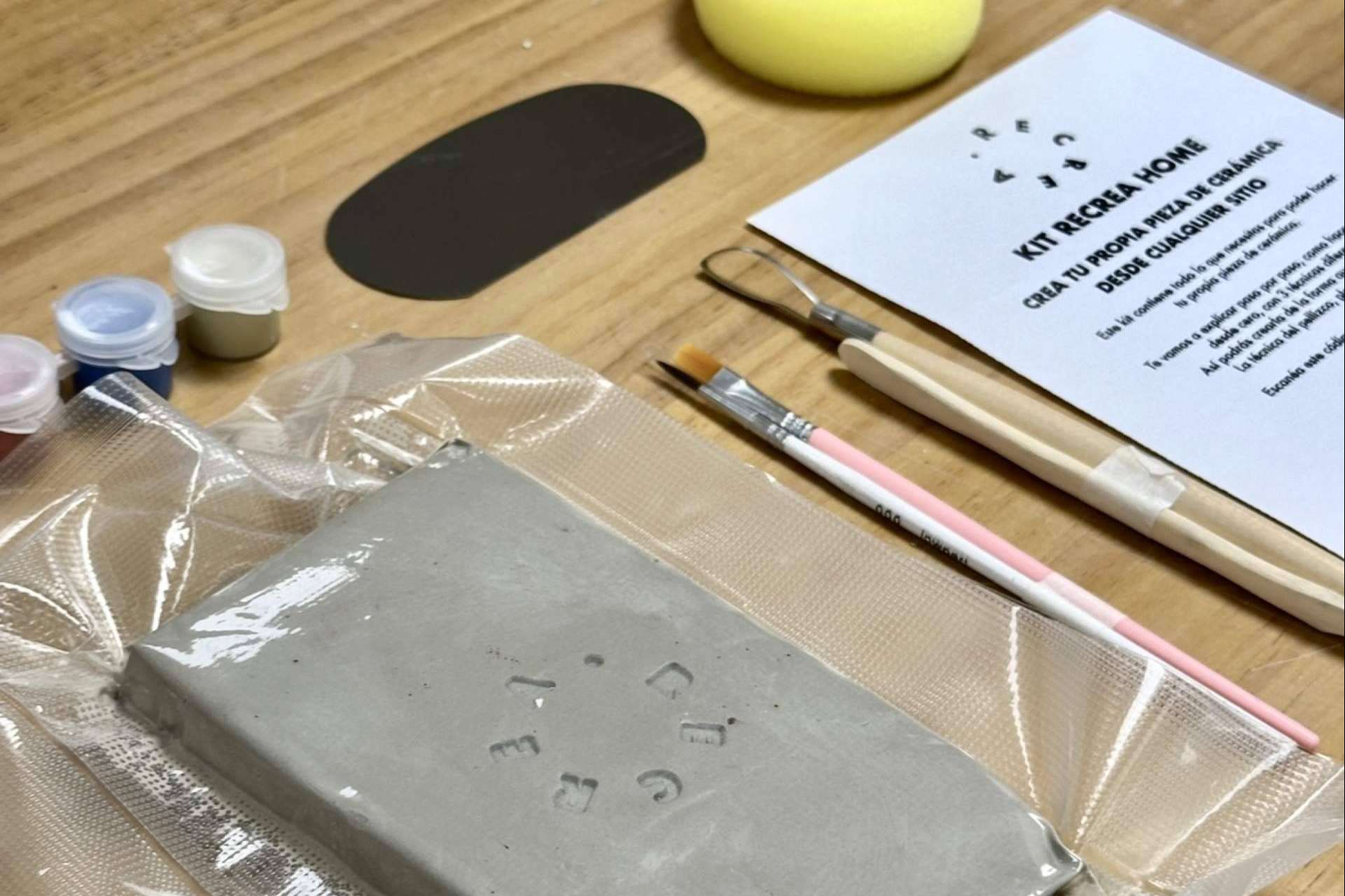 El kit de cerámica para casa de Recrea permite crear auténticas piezas de arte en vacaciones