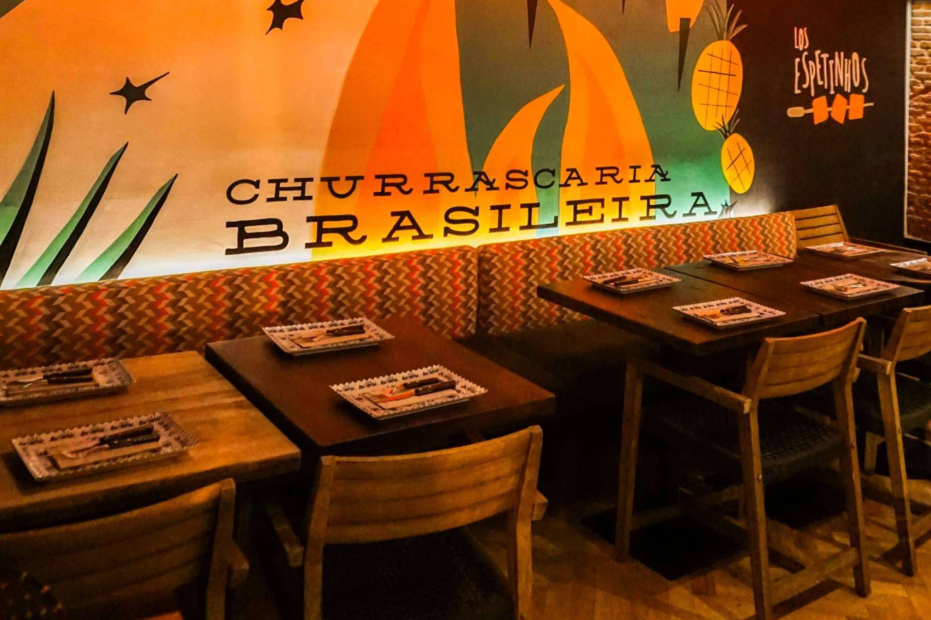 Los Espetinhos, un restaurante tipo rodizio que resume la experiencia de la buena gastronomía brasileña
