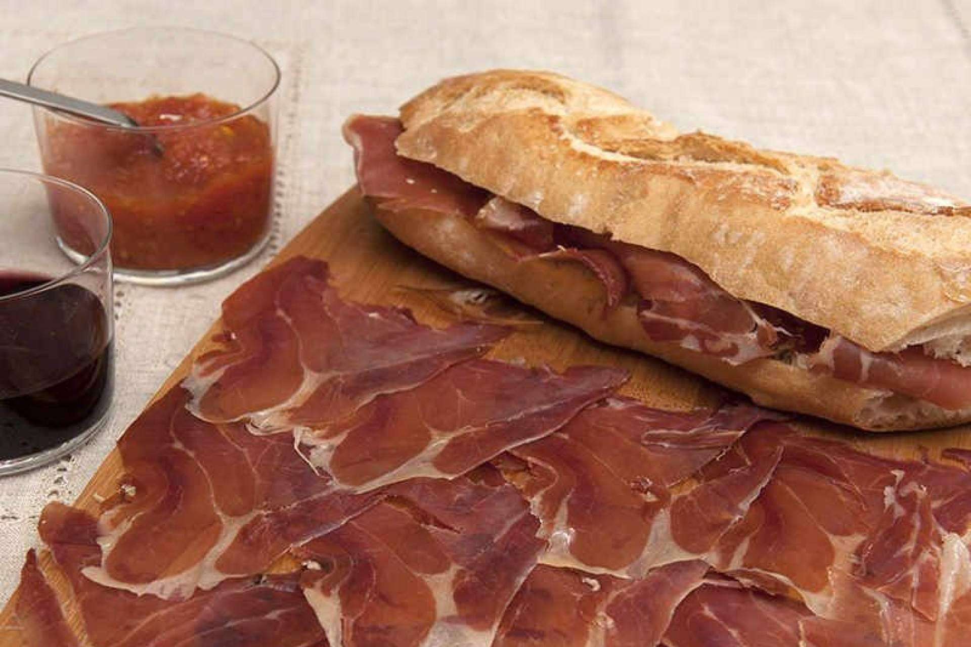 Gastronomic Spain propone tres exquisitas recetas con jamón serrano para este verano