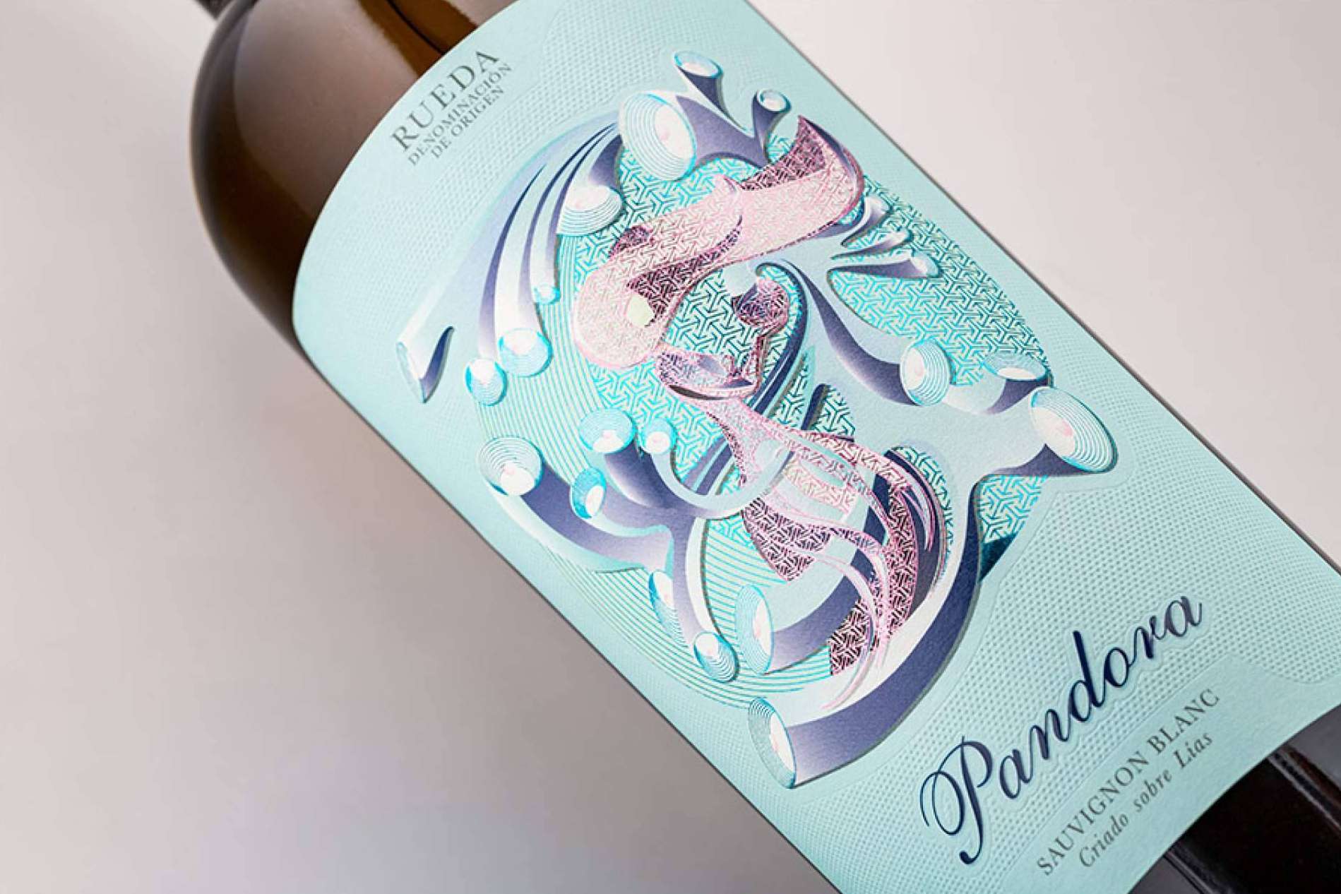 Pandora Sauvignon Blanc y Pandora Godello, los mejores vinos para el verano recomendados por los expertos