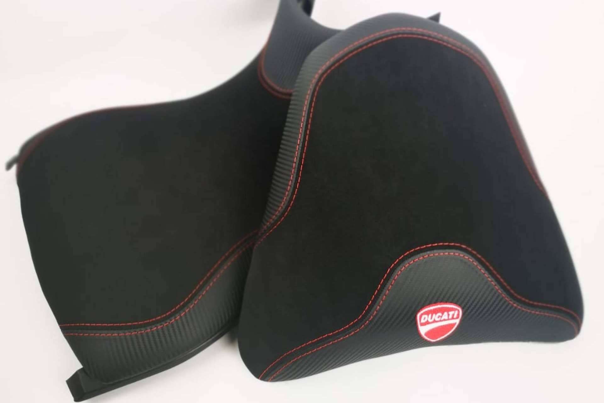 Tapizar un asiento de moto a medida es una realidad con los profesionales de JM-Fundas