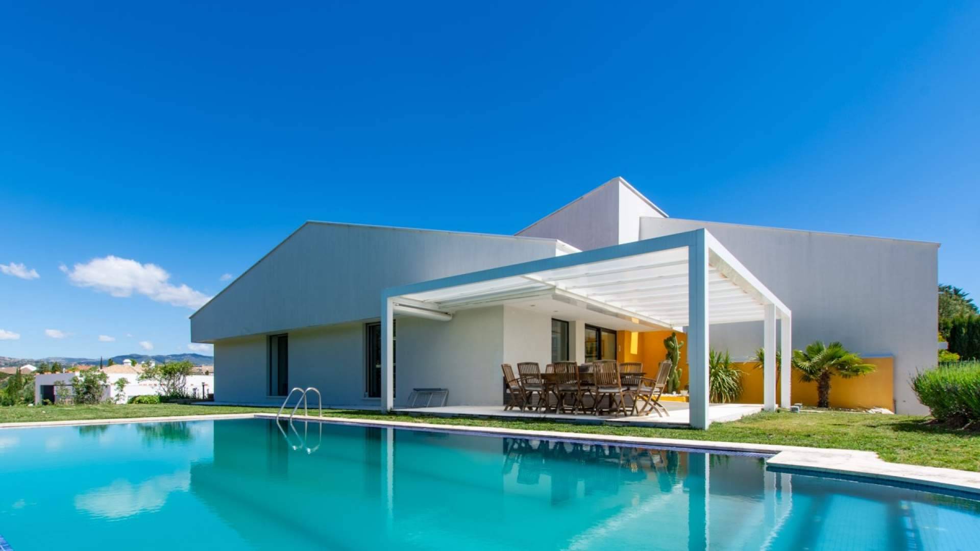 Saguar Real Estate, encargada de la venta de Forelsket Home, exclusivo chalet en el Club de Golf de Las Rozas de Madrid