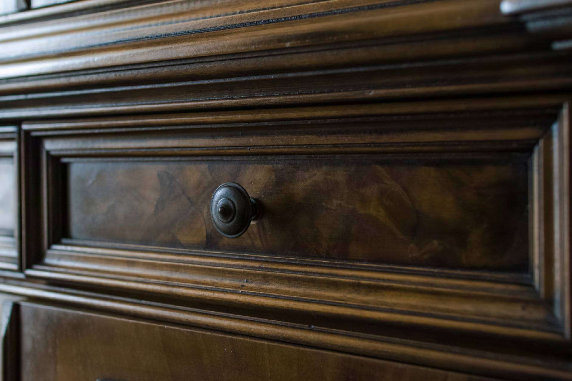 Renovar los muebles de madera con los expertos en restauración de Galvañ Lacados y Arenados