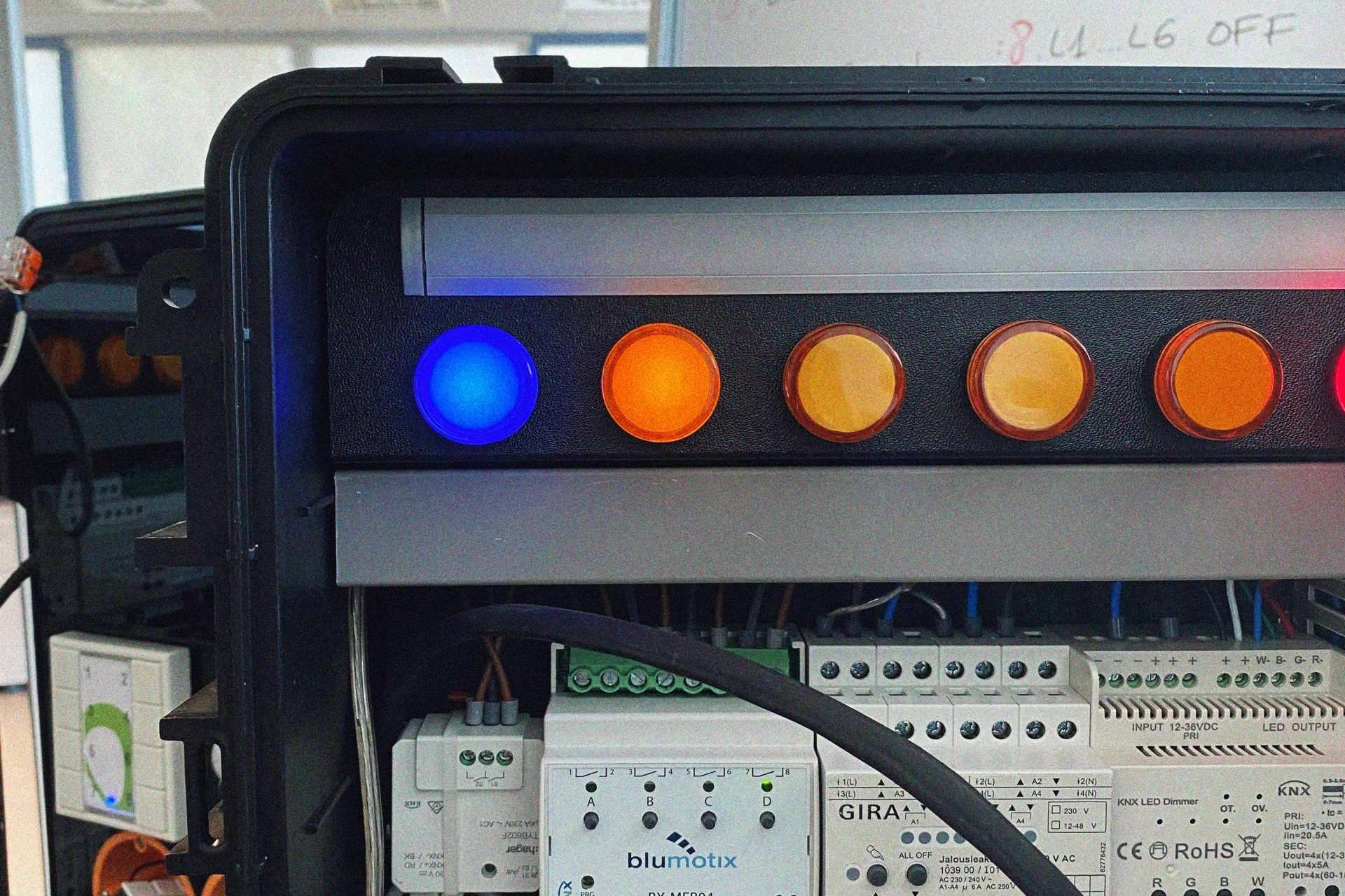 Formaciones KNX en España y Colombia, de manos de Domonetio