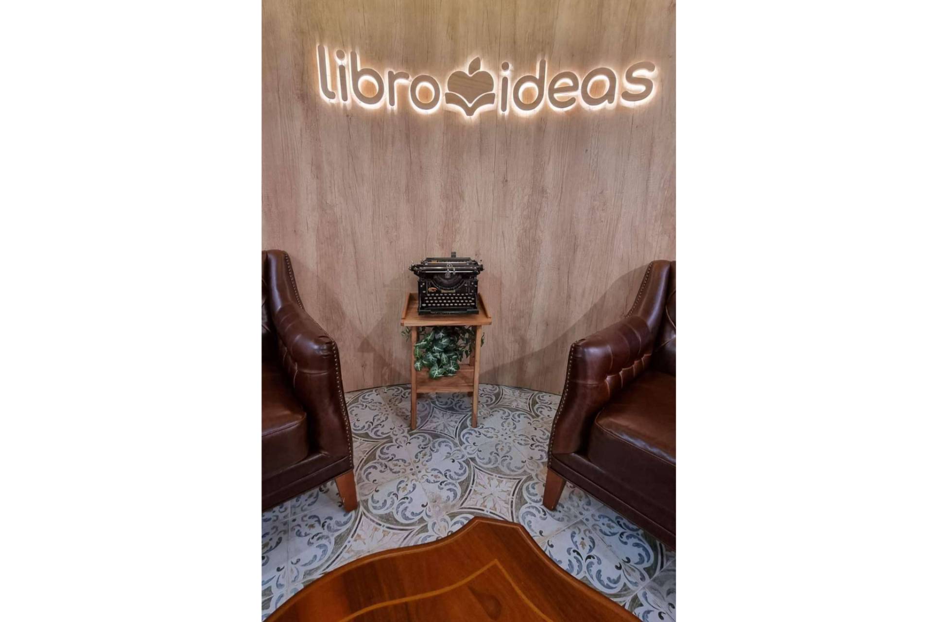 Variedad de ediciones especiales libros en Libro Ideas