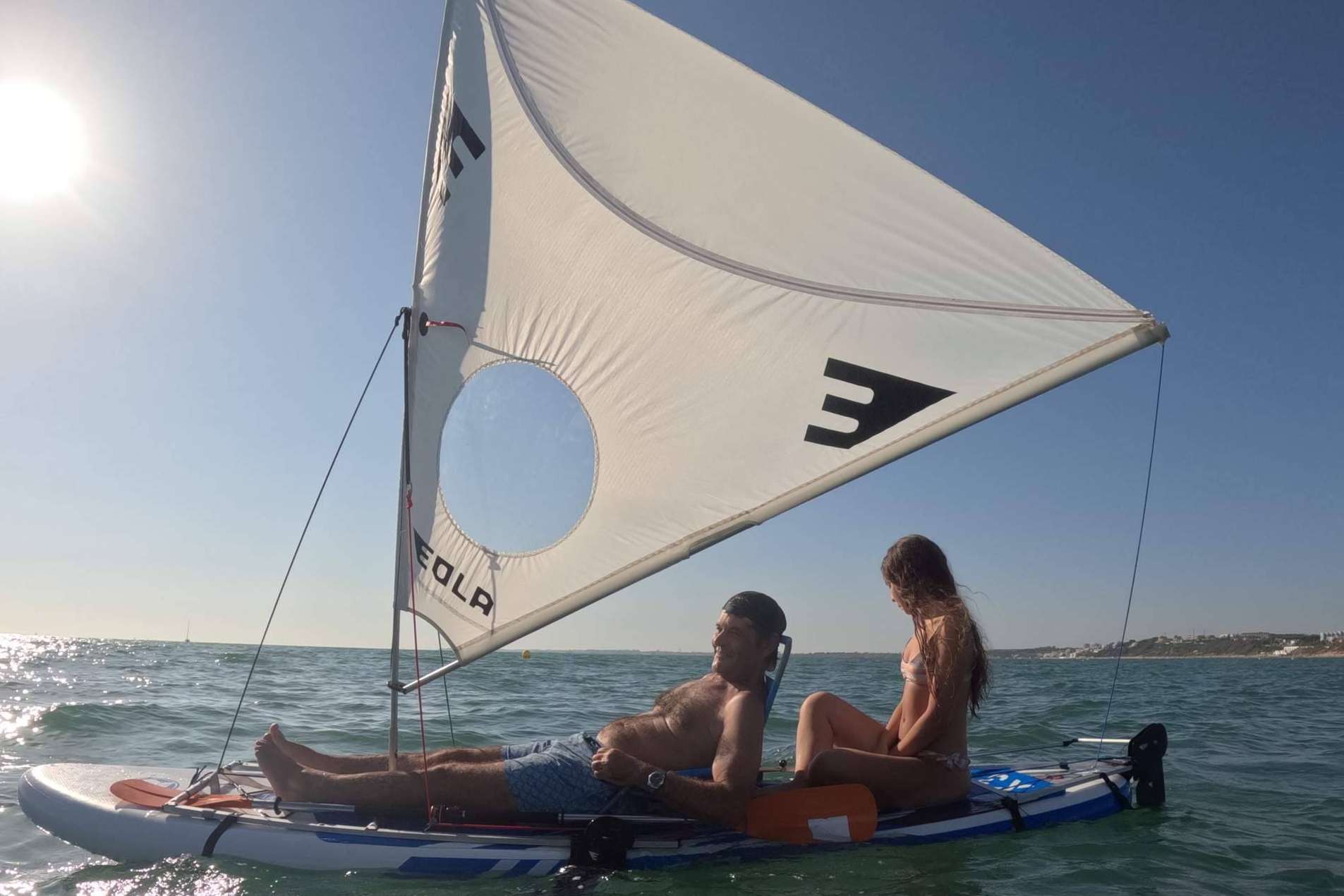 EOLA y su nuevo sistema universal para la práctica del kayak y el paddle con vela