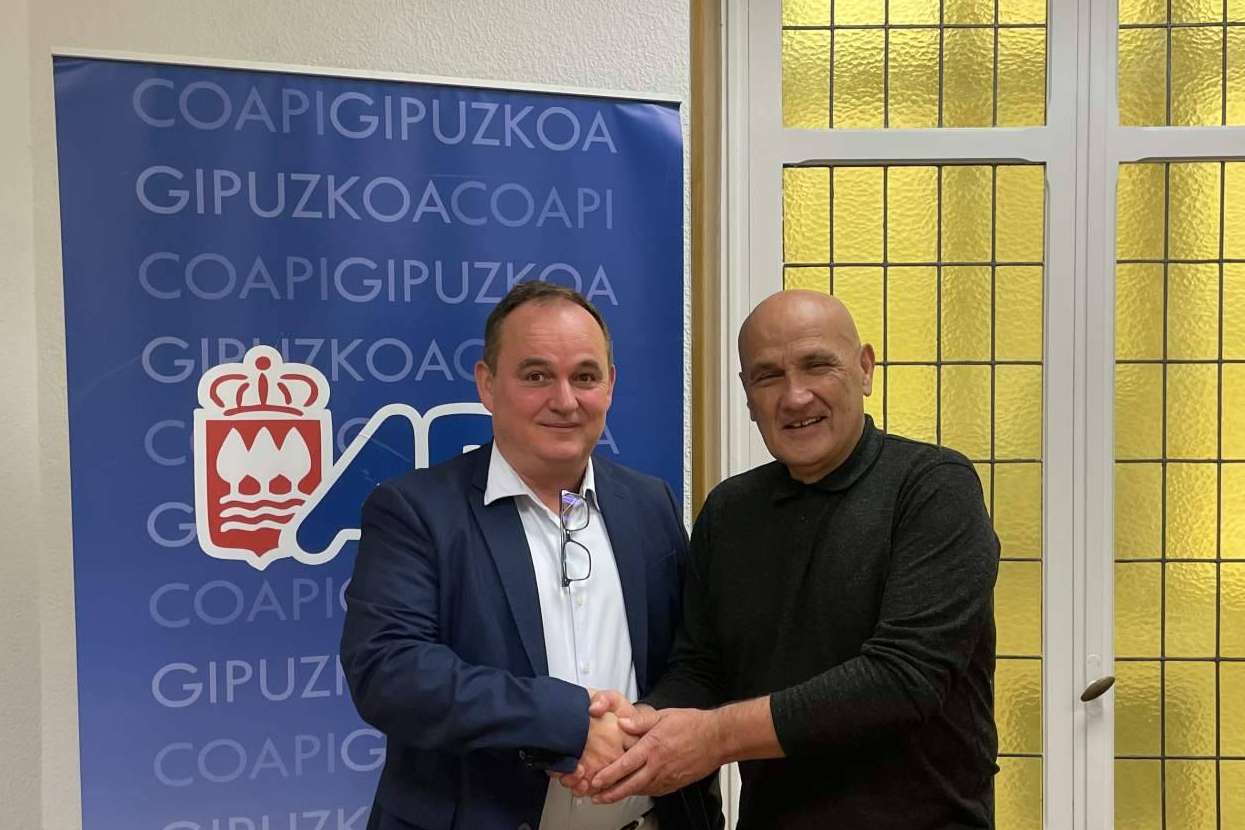 Firma de entre COAPI de Gipuzkoa y LEX Program para implantar LEX CANAL