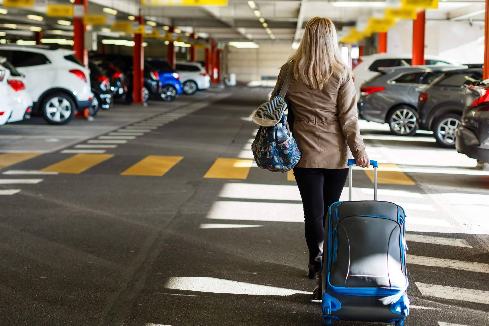 Aparcalo, aparcamiento seguro en el aeropuerto de Alicante
