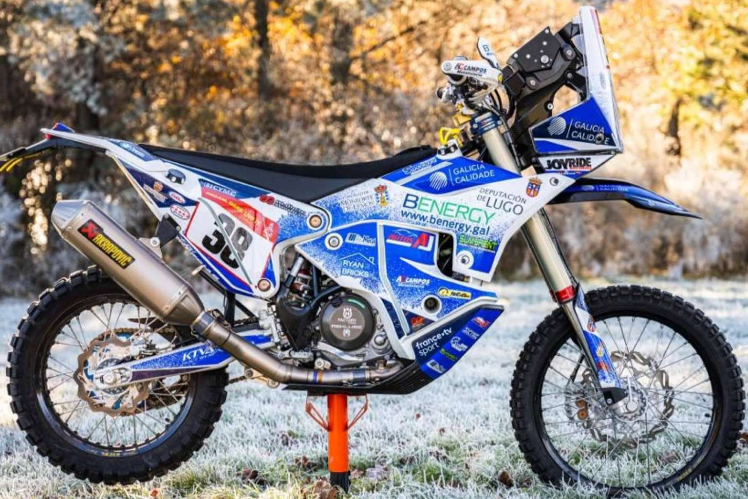 Kits de pegatinas personalizables para motos con ADHESIVOS EMBARRADOS