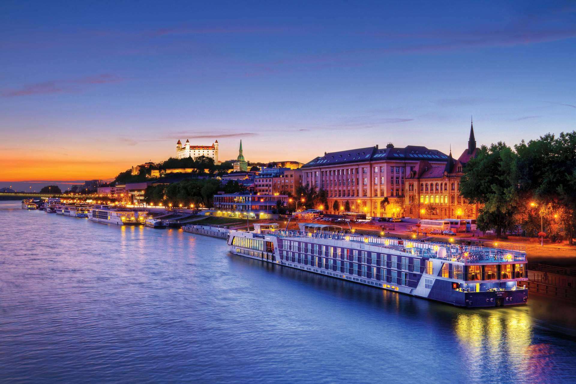 AmaWaterways presenta sus cruceros fluviales de mercados navideños 2024 por el Danubio y el Rin