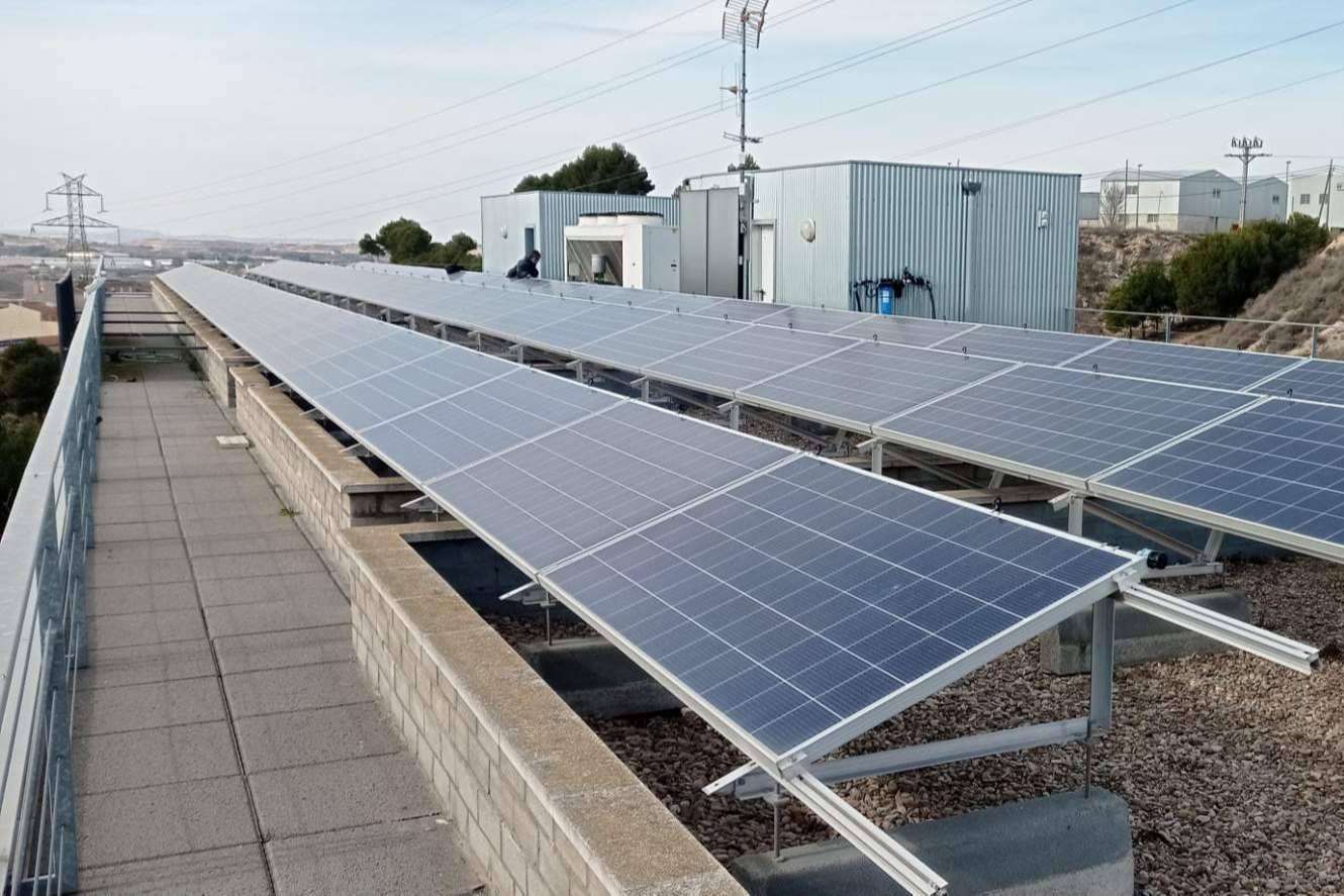 Arcess se especializa en el diseño e instalación de placas solares para empresas