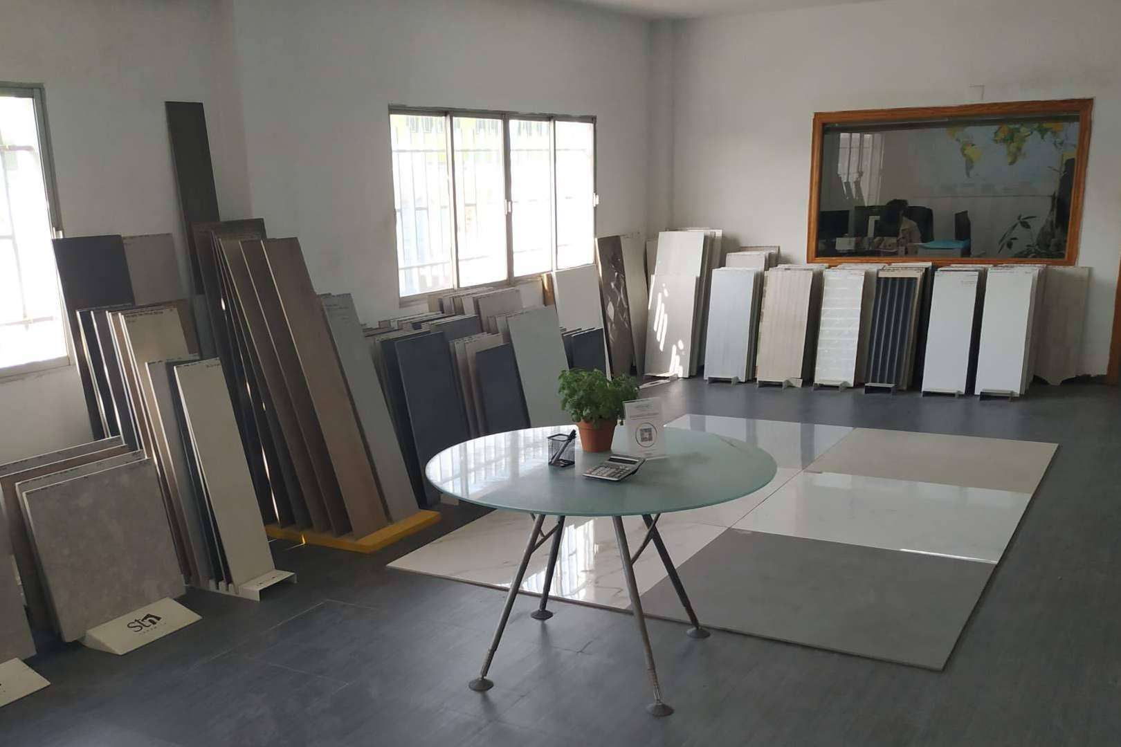 Outlet de azulejos multimarca en Artegres, calidad y diseño a precios reducidos