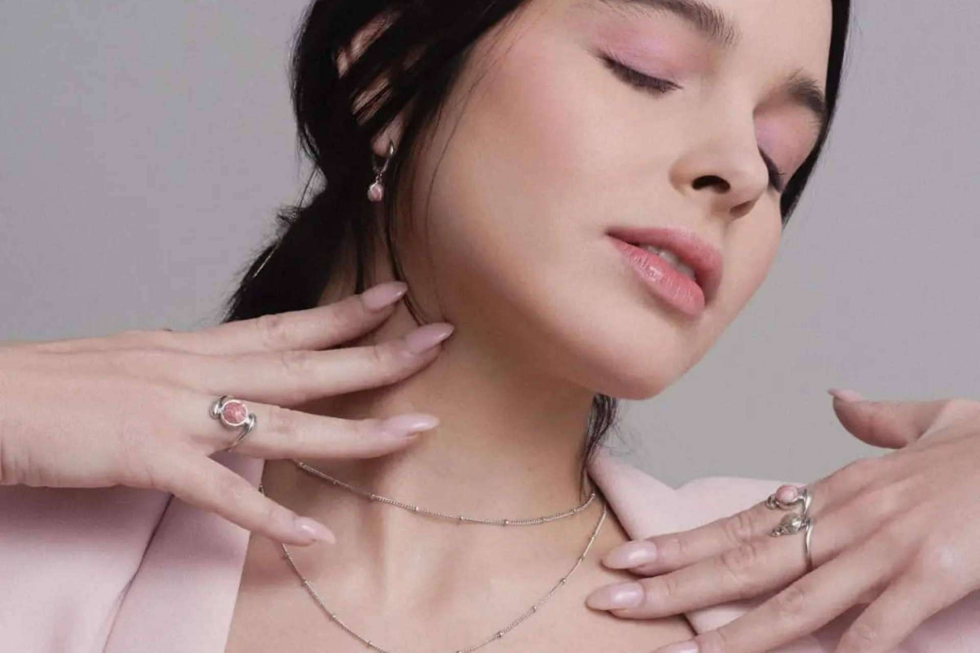 Stonbow ofrece un catálogo en anillos con piedra natural para regular energías
