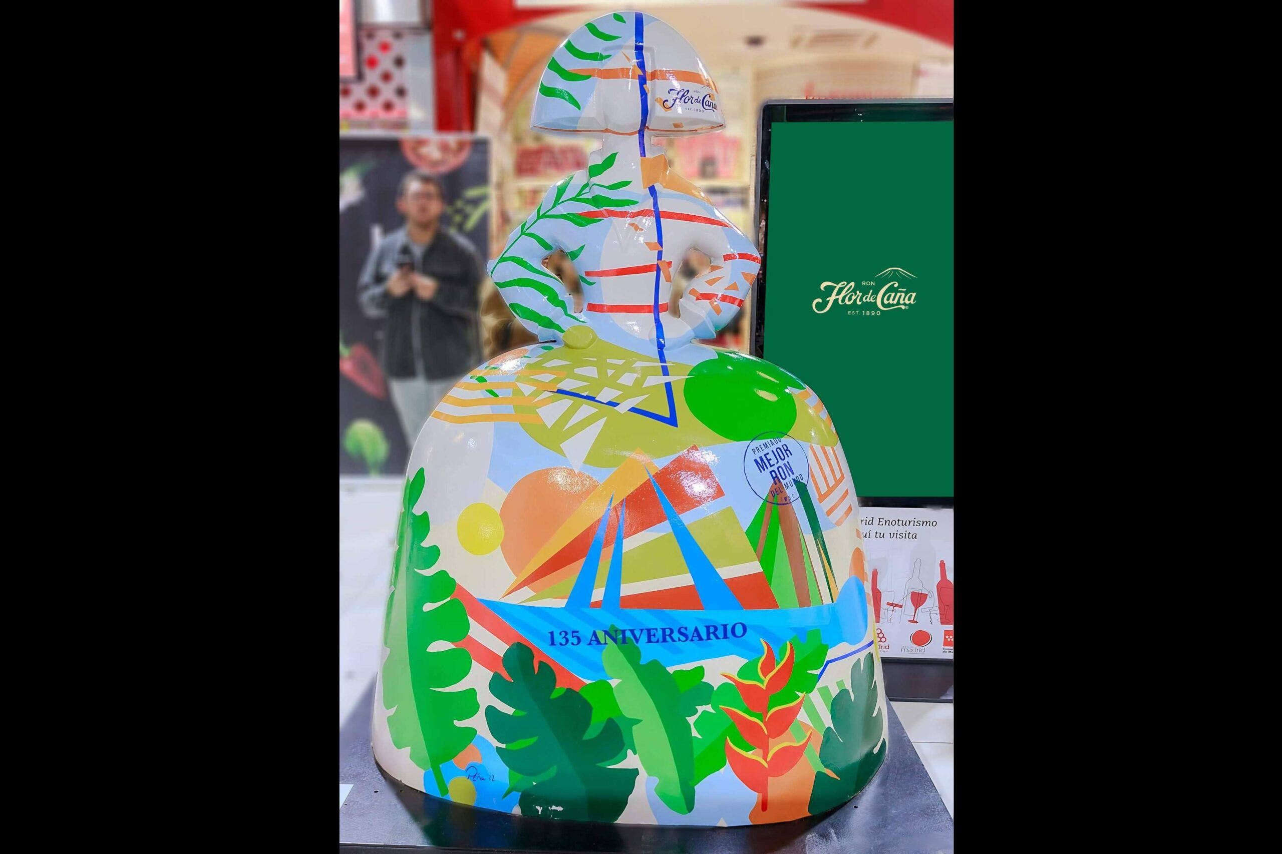 Flor de caña presenta su menina en el mercado de la paz; un tributo a Nicaragua en el corazón de Madrid