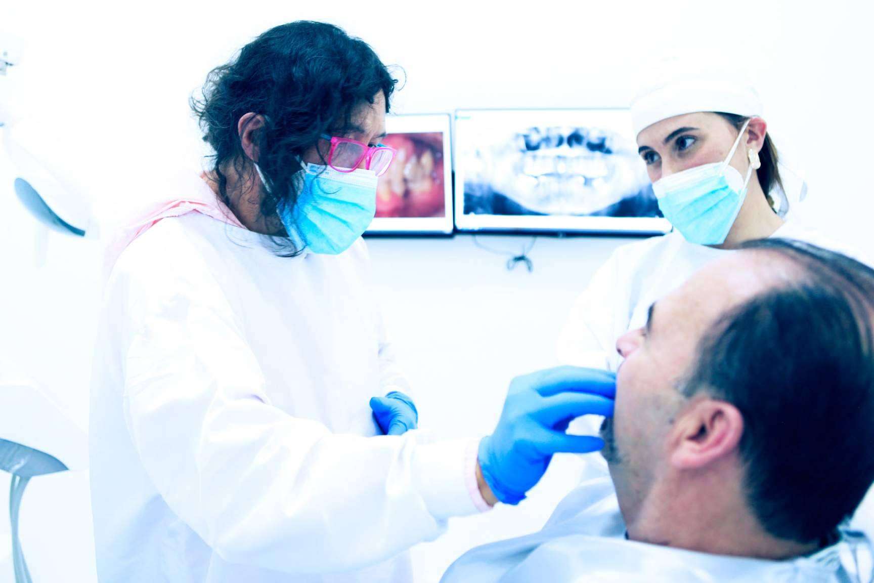 Marlon Becerra, sinónimo de calidad en implantes dentales en Colombia