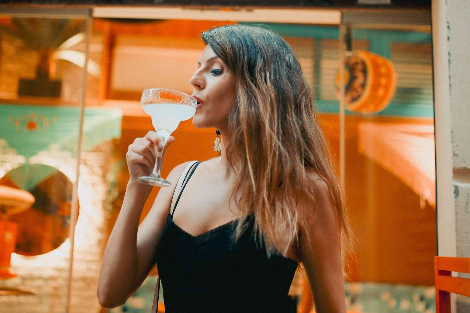 Cenar con cócteles, la combinación perfecta en Restaurante Casaamigos
