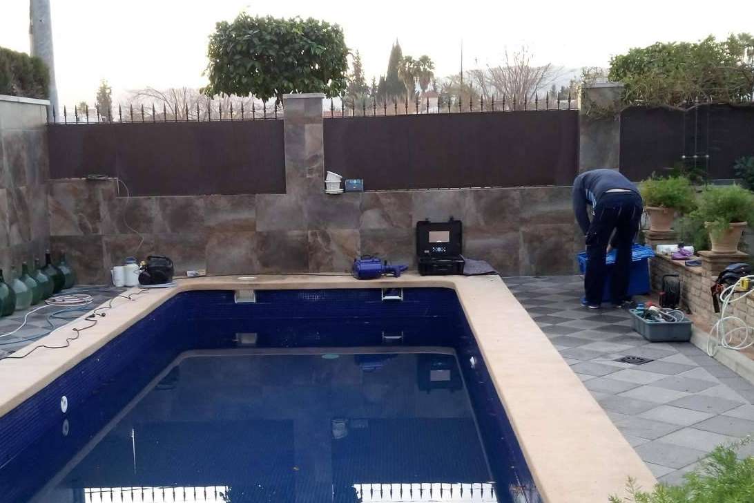 Reparar grietas de piscinas sin obras es posible con TELEFUGA