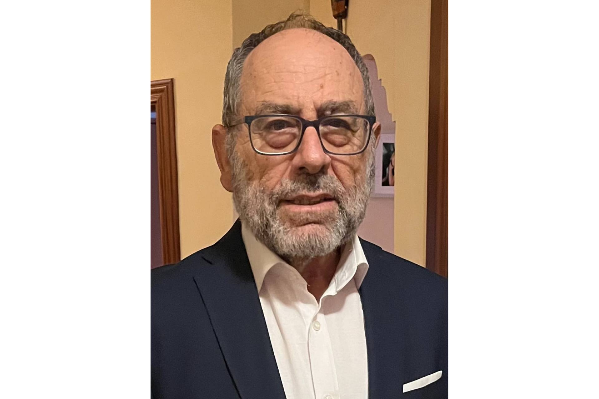 Francisco de Amalia publica ‘La amarga apatía del descanso’, una novela que expone la realidad de la jubilación.