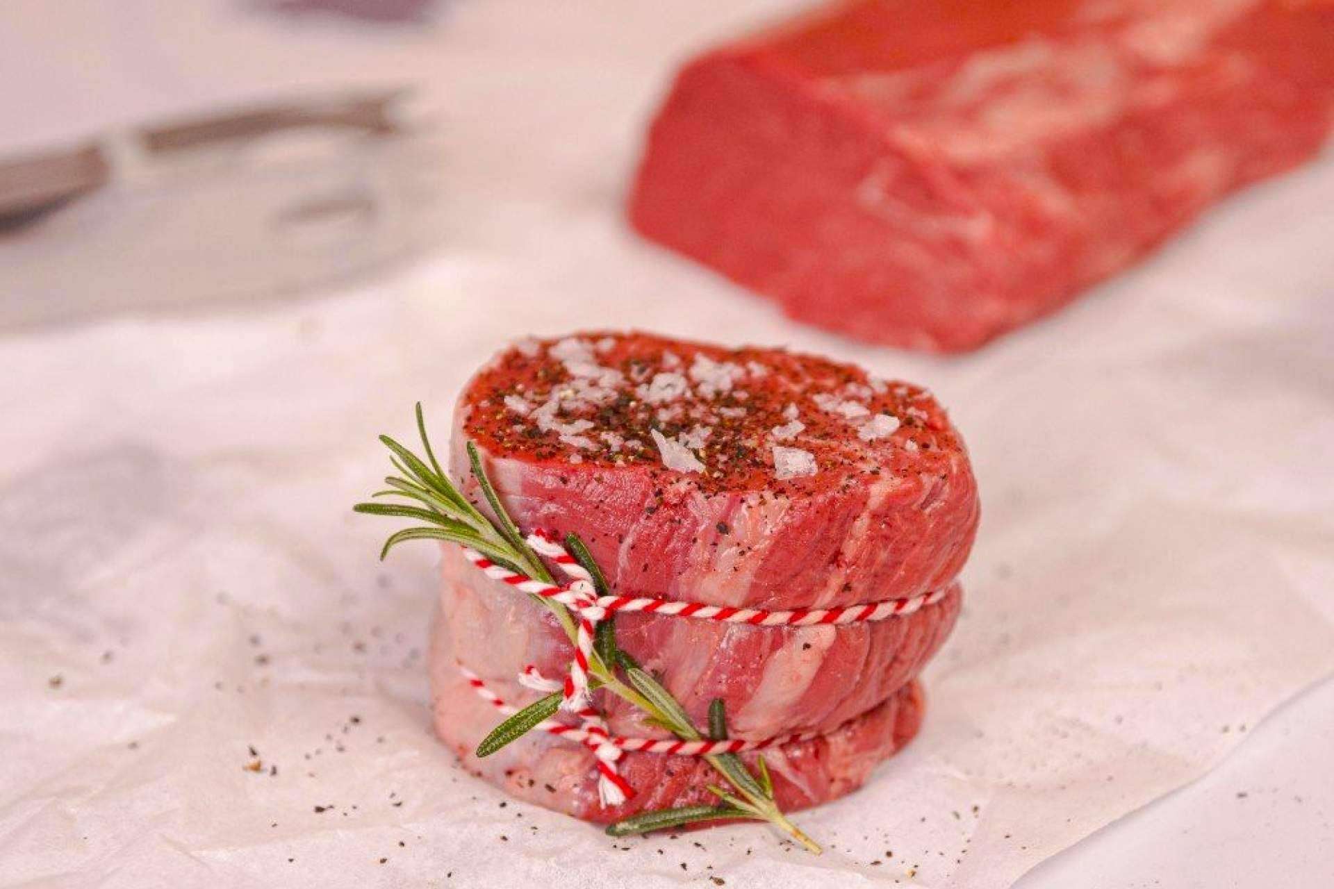 Los cortes de carne y productos que no faltan en Navidad en una mesa Argentina