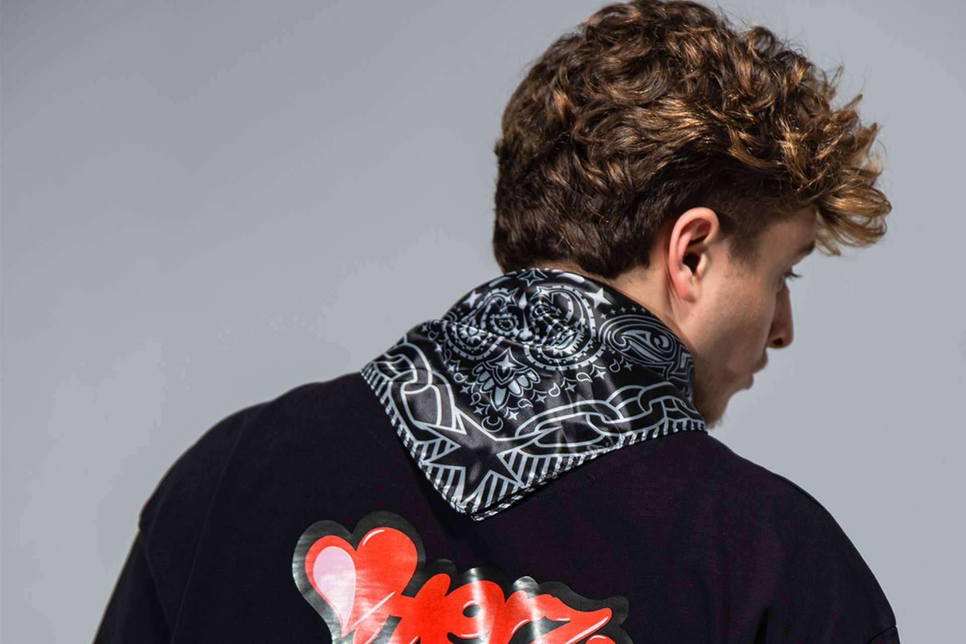 Rotherz destaca por su compromiso con la sostenibilidad y la exclusividad en el streetwear