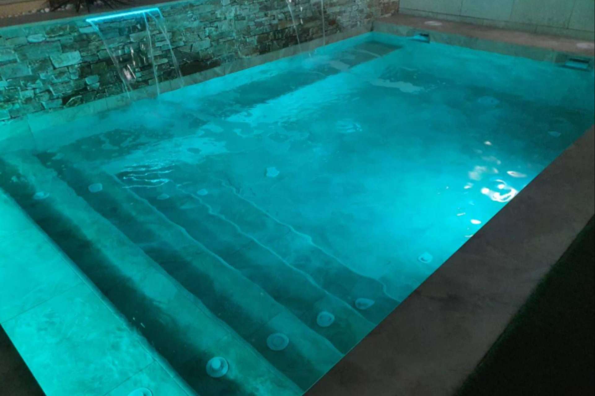 La innovación de Swimhome, foco LED 35W RGB para piscinas con encendido y apagado sencillo