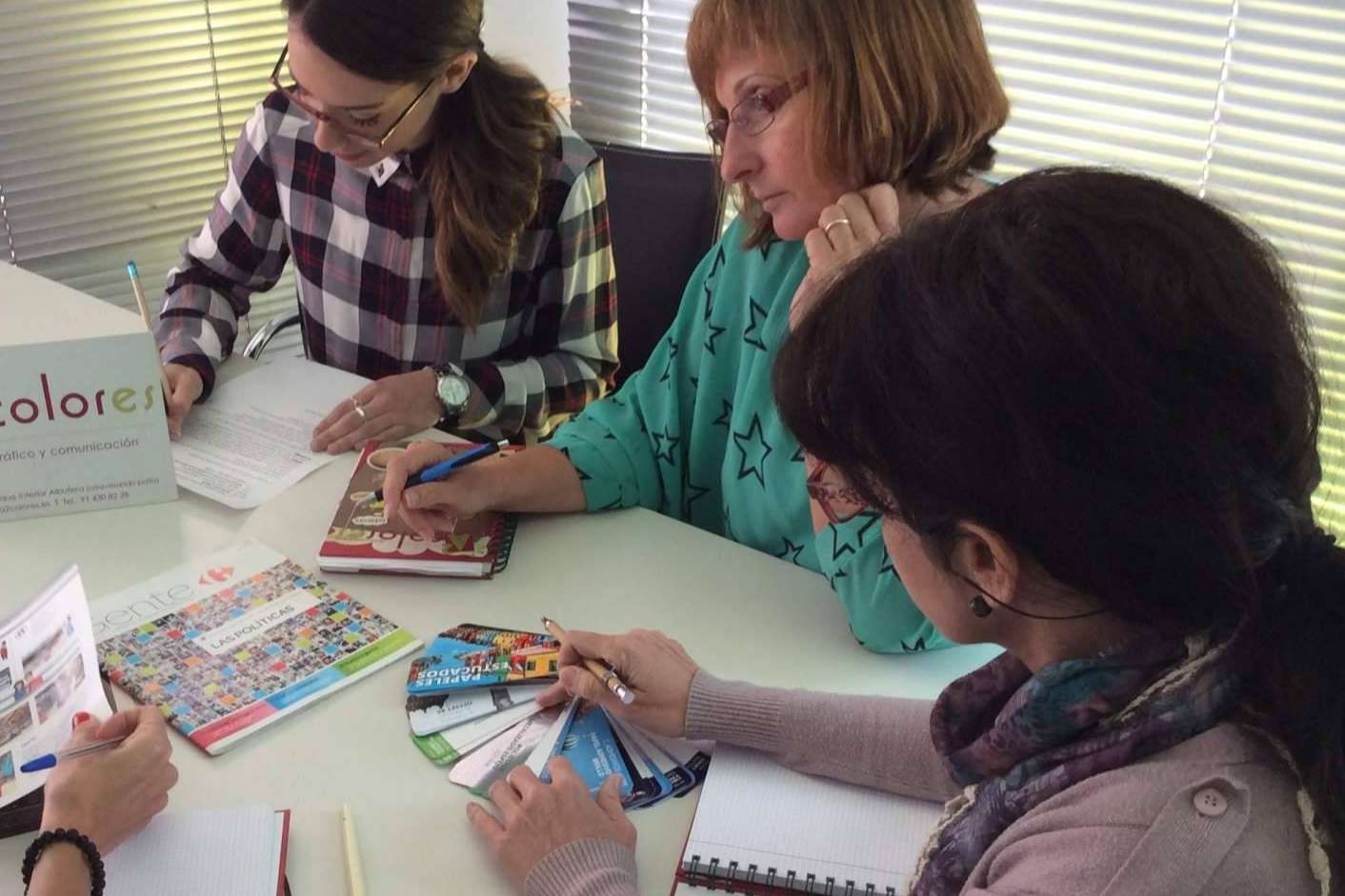A2colores impulsa la comunicación de pymes madrileñas con soluciones integrales de diseño gráfico y web